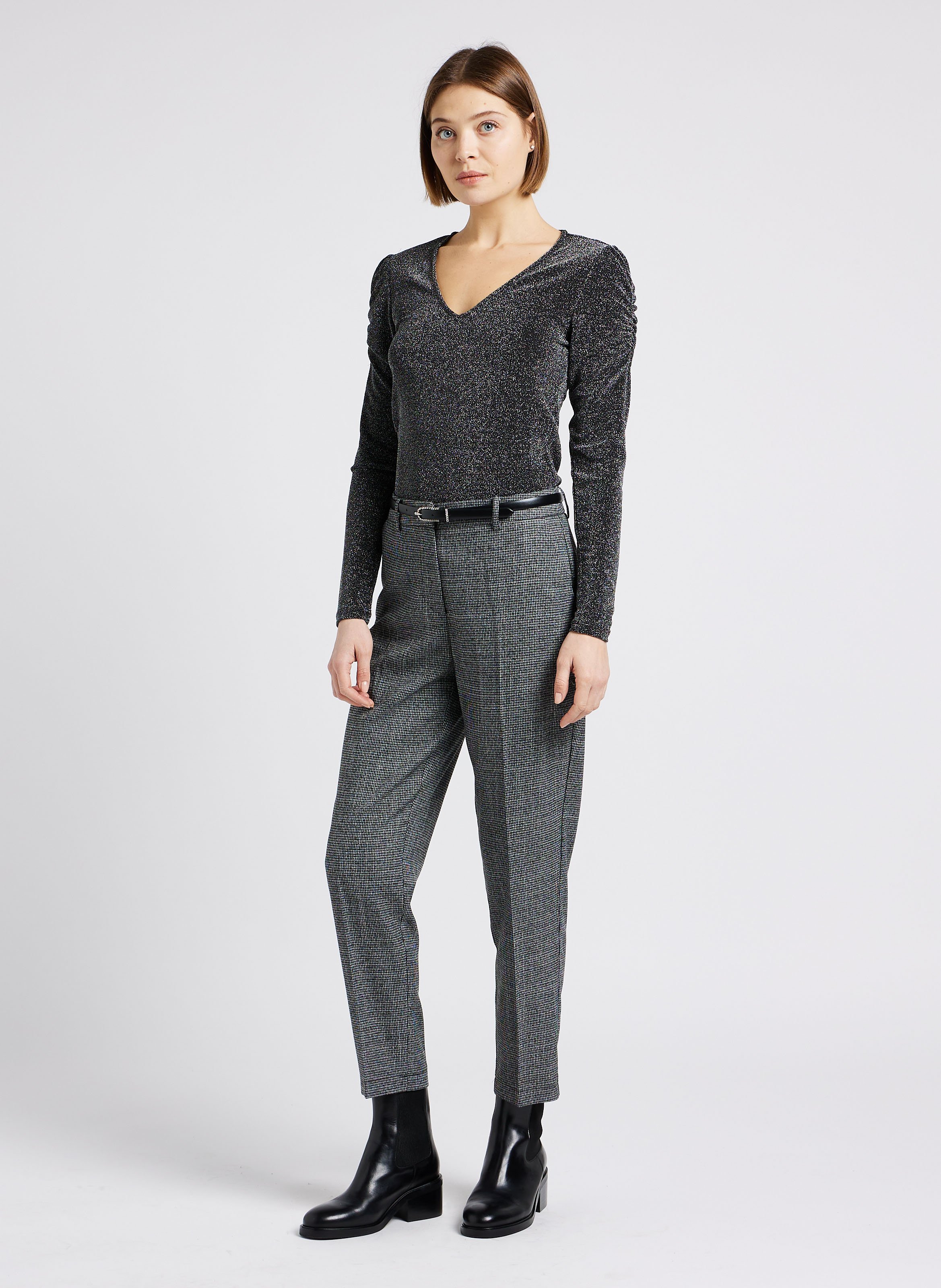 Top droit encolure V effet métallisé VILA Noir