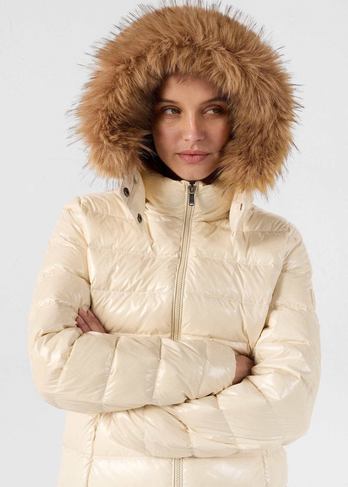 Mid-length down jacket for extreme cold in lacquered pearl JOTT White
