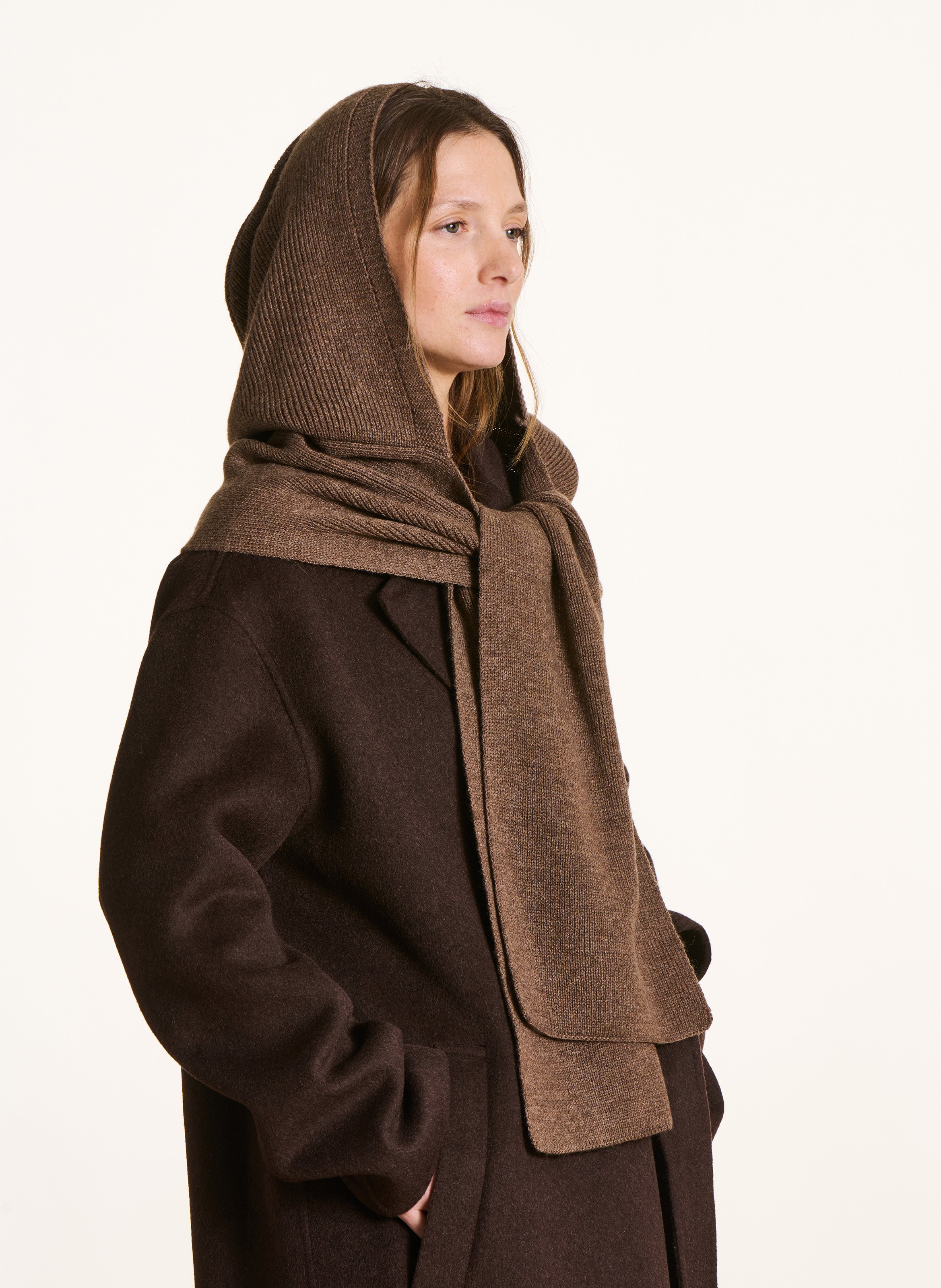 Schal mit einfarbiger Kapuze LA FEE MARABOUTEE