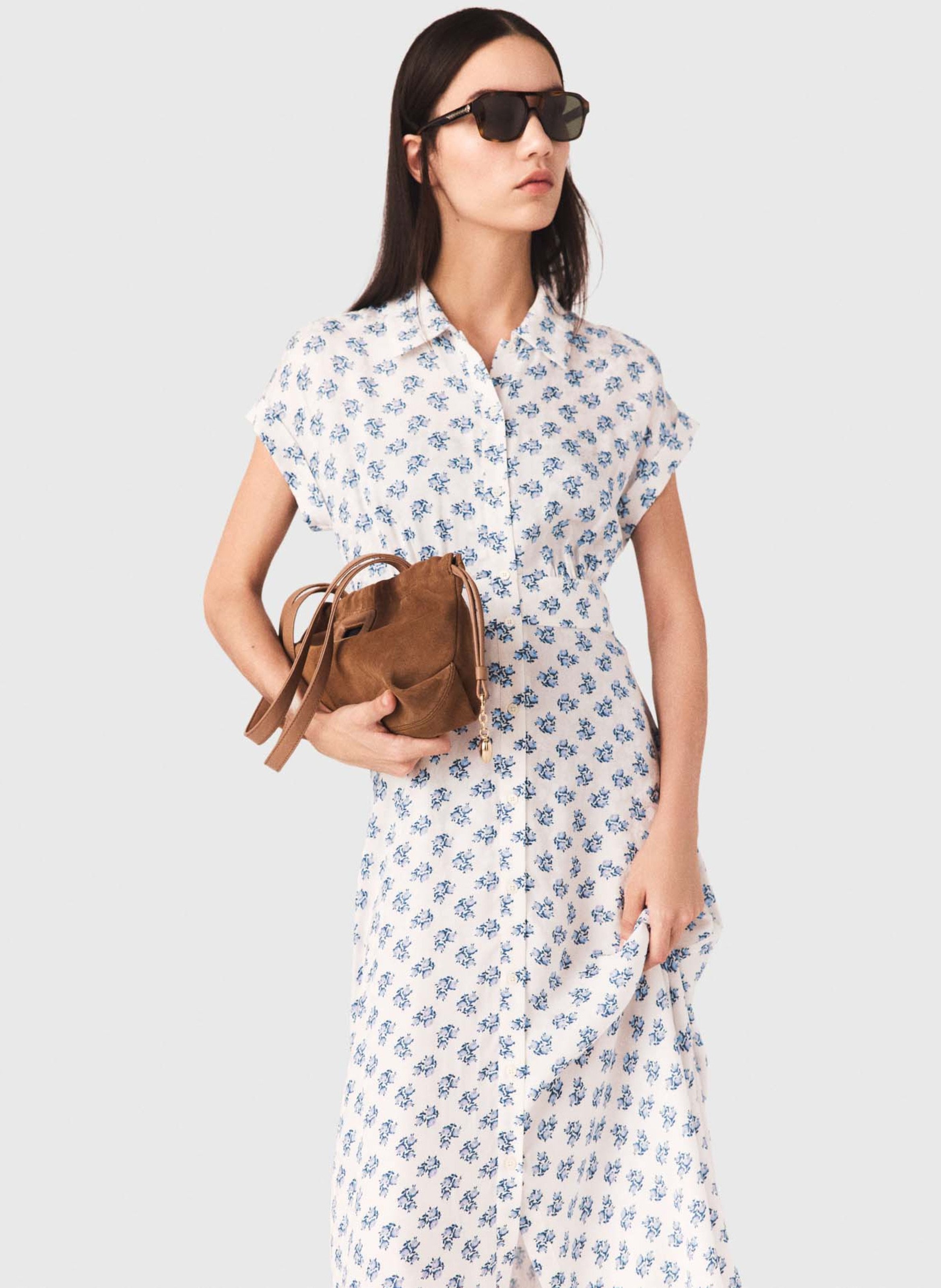 Lange, soepelvallende jurk met klassieke kraag MAJE Blauw