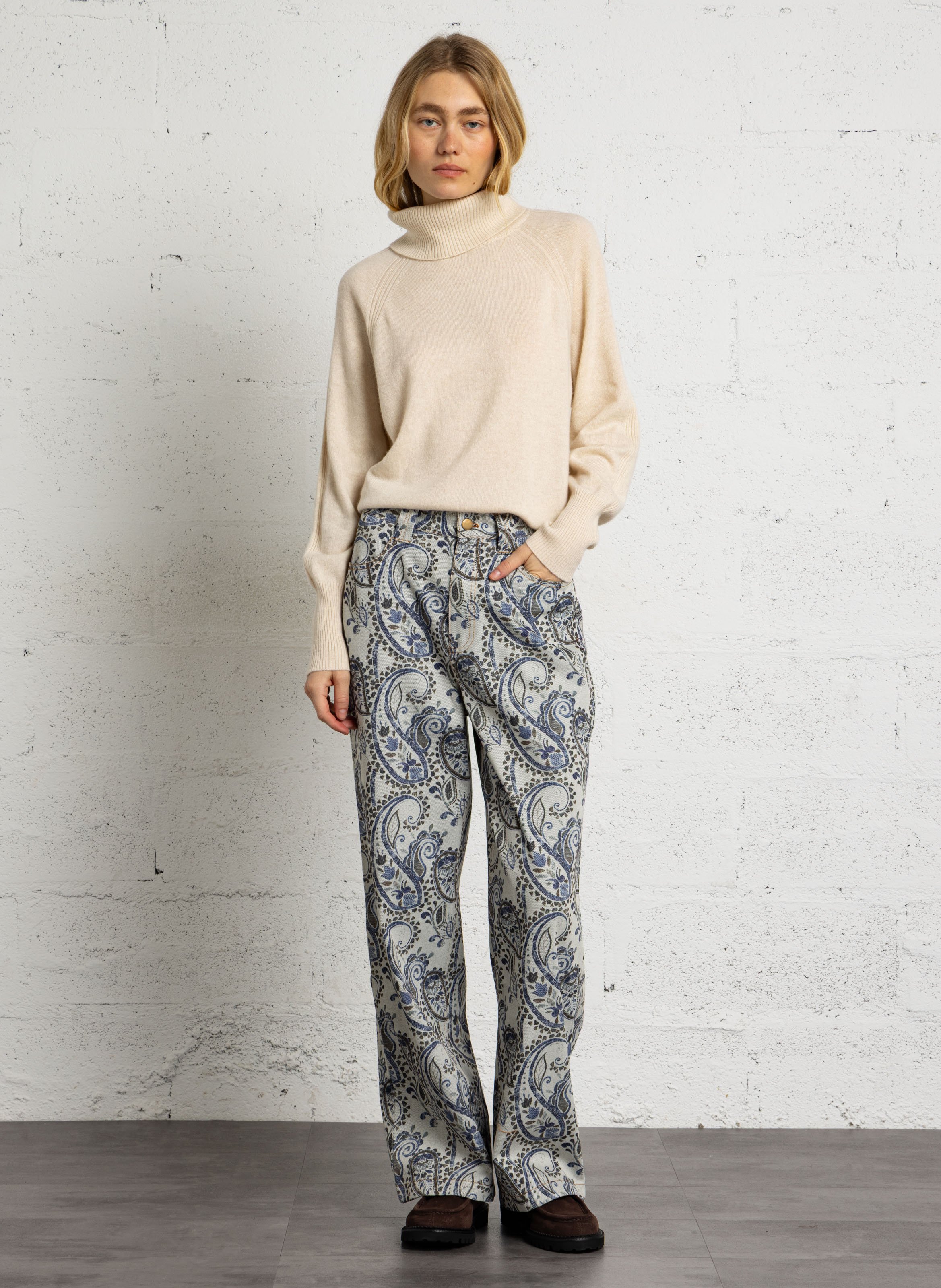 Hoch geschnittene weite Jeans mit Print SEE U SOON Braun