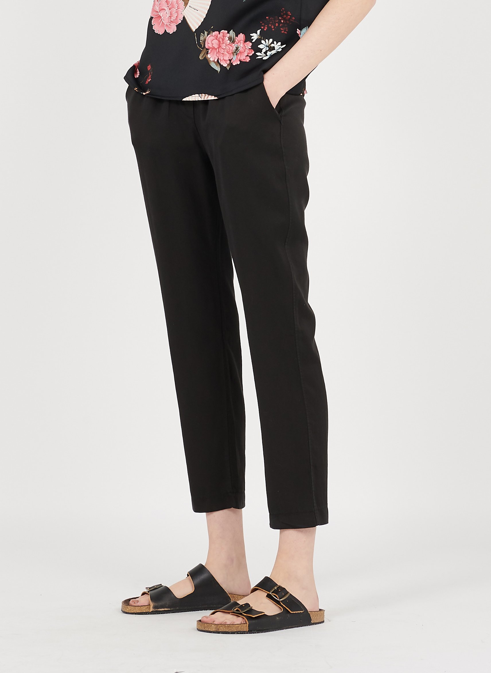 Gerade geschnittene 7/8-Hose LA FEE MARABOUTEE Schwarz