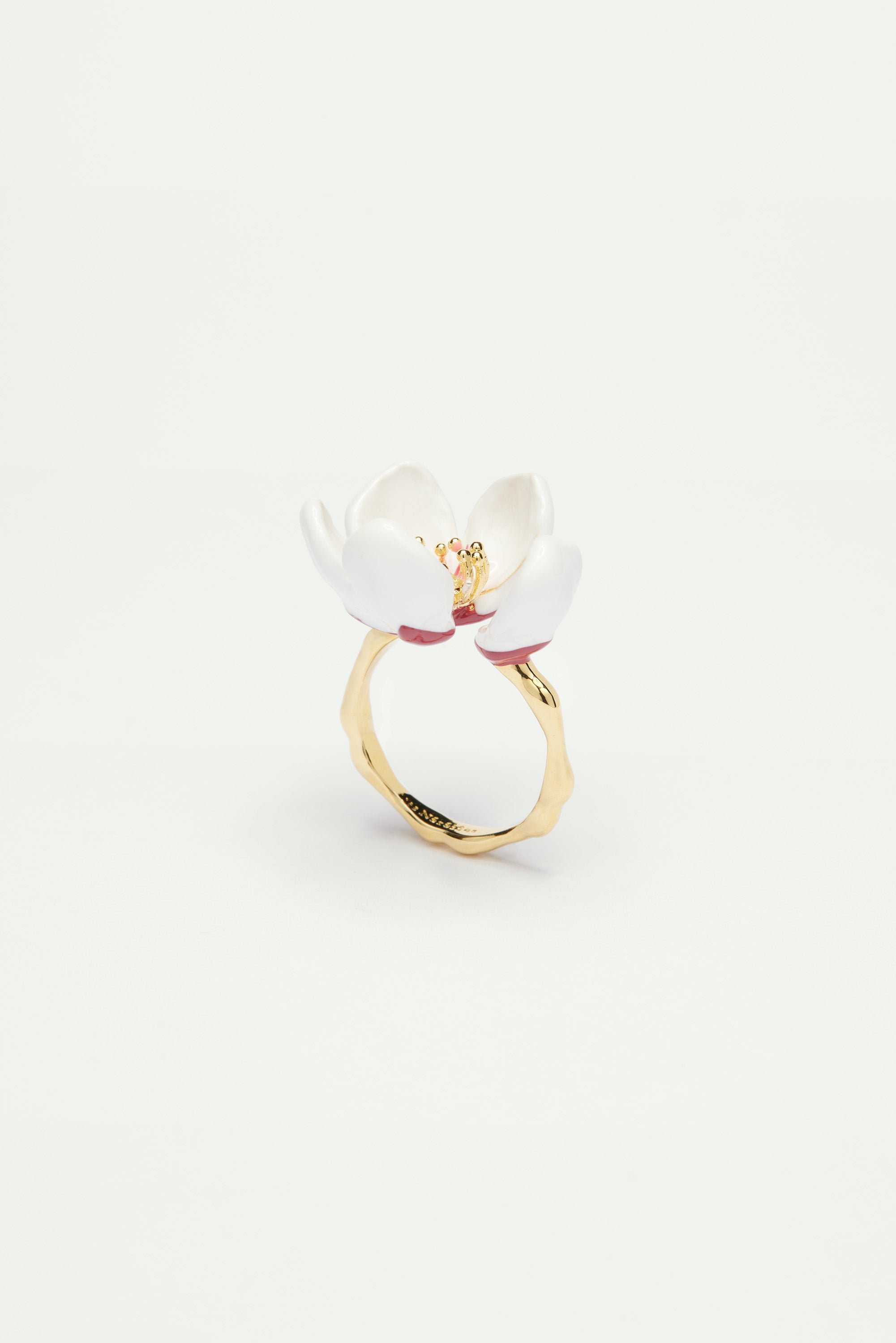 Adjustable ring with Japanese flower and petal LES NEREIDES White