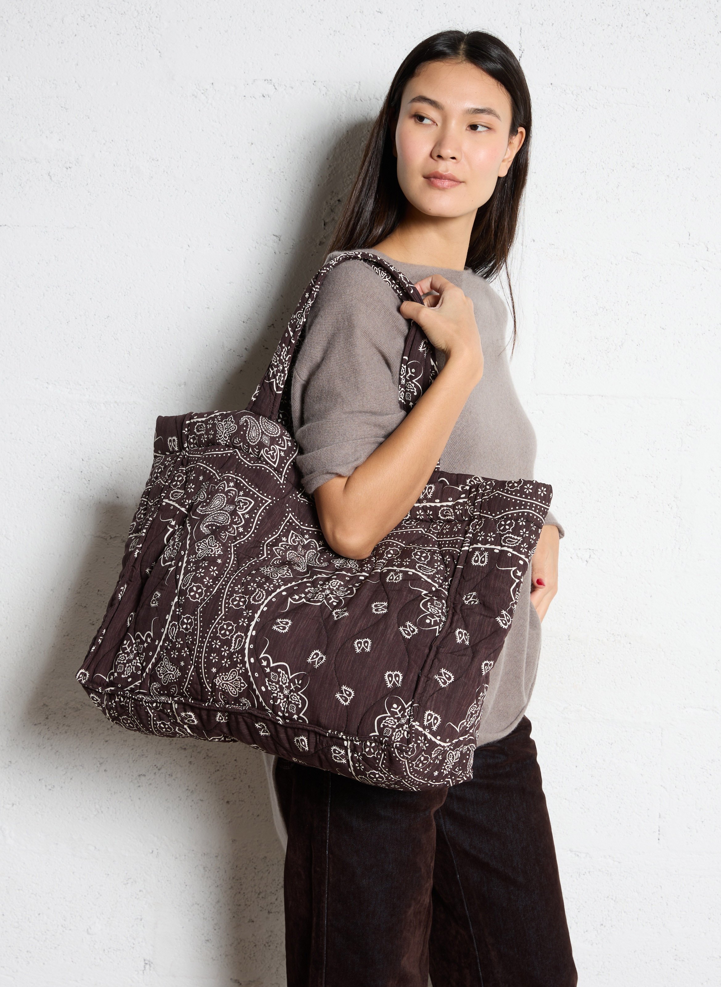 Gepolsterte Tragetasche mit Muster AOKYANOS Braun