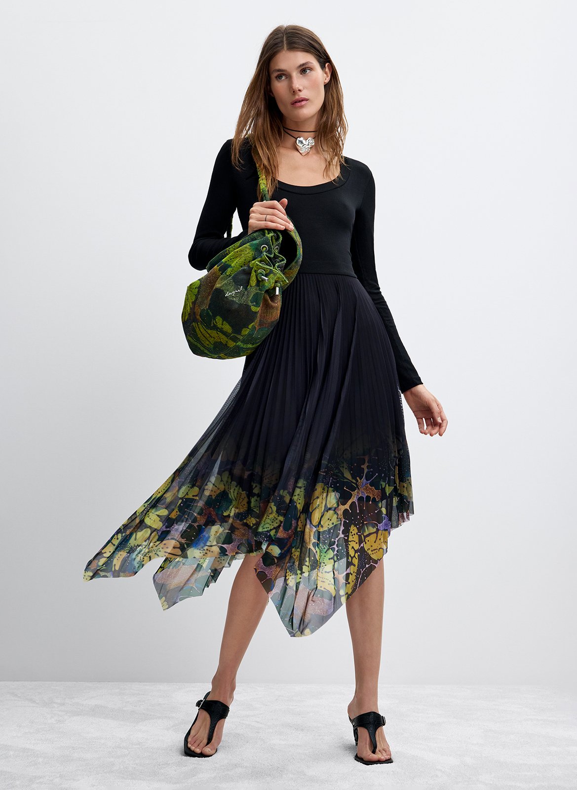 Short asymmetrical dress with round neck DESIGUAL Black