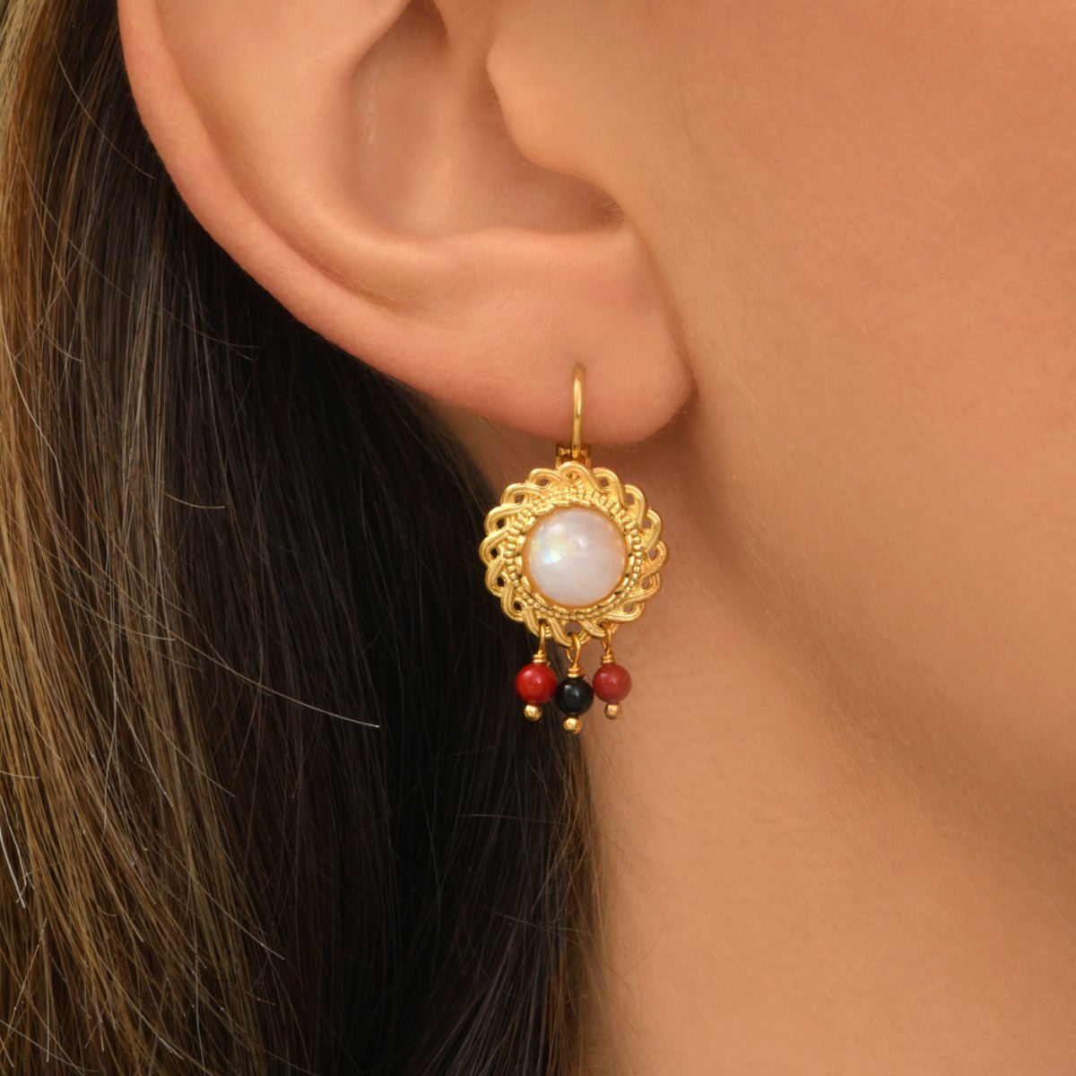 Sleeper earrings in gold-plated finish SATELLITE PARIS White