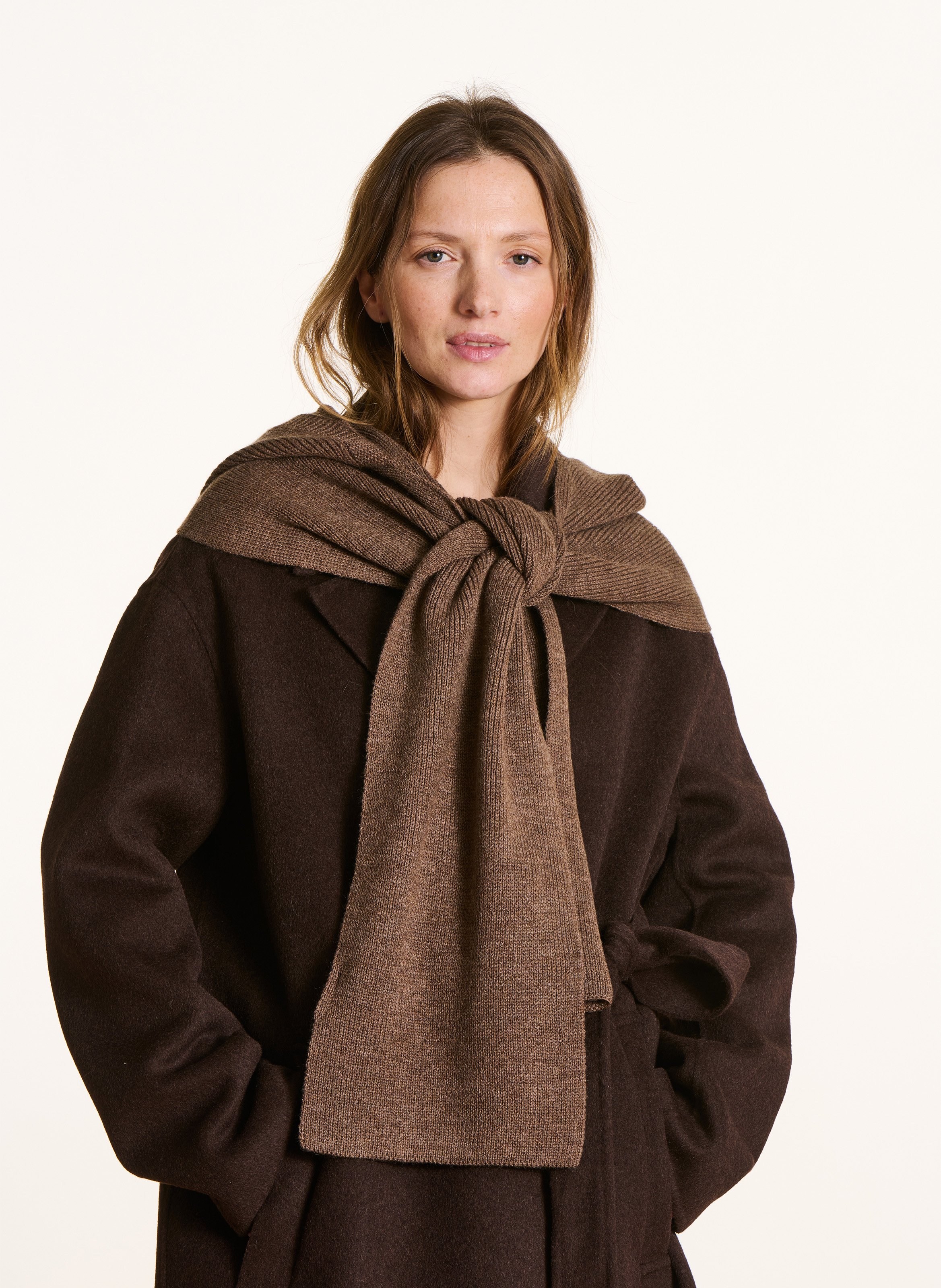 Schal mit einfarbiger Kapuze LA FEE MARABOUTEE Braun