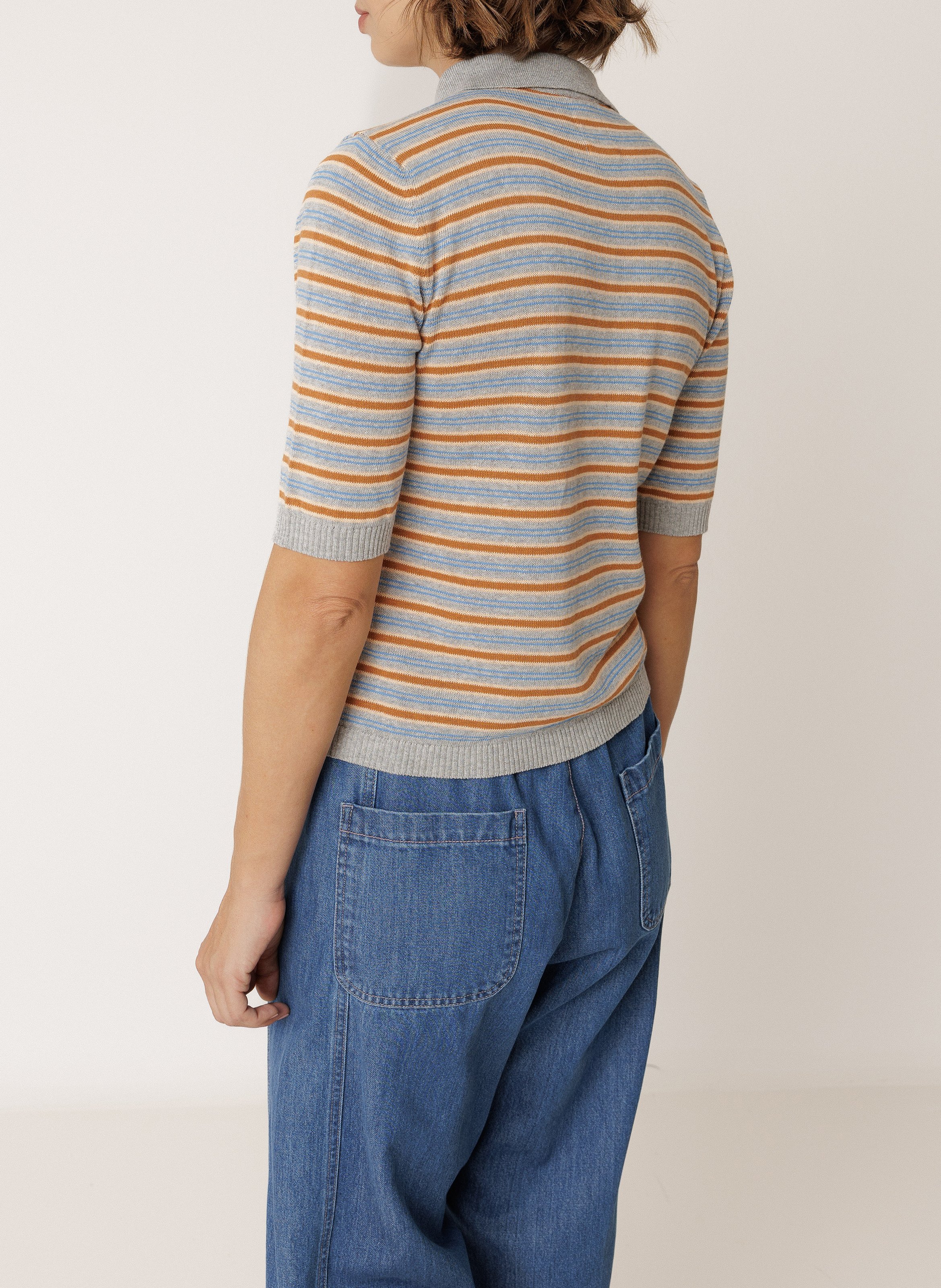 Rechte gestreepte polokraag vest van gemengd katoen. INDI & COLD Grijs