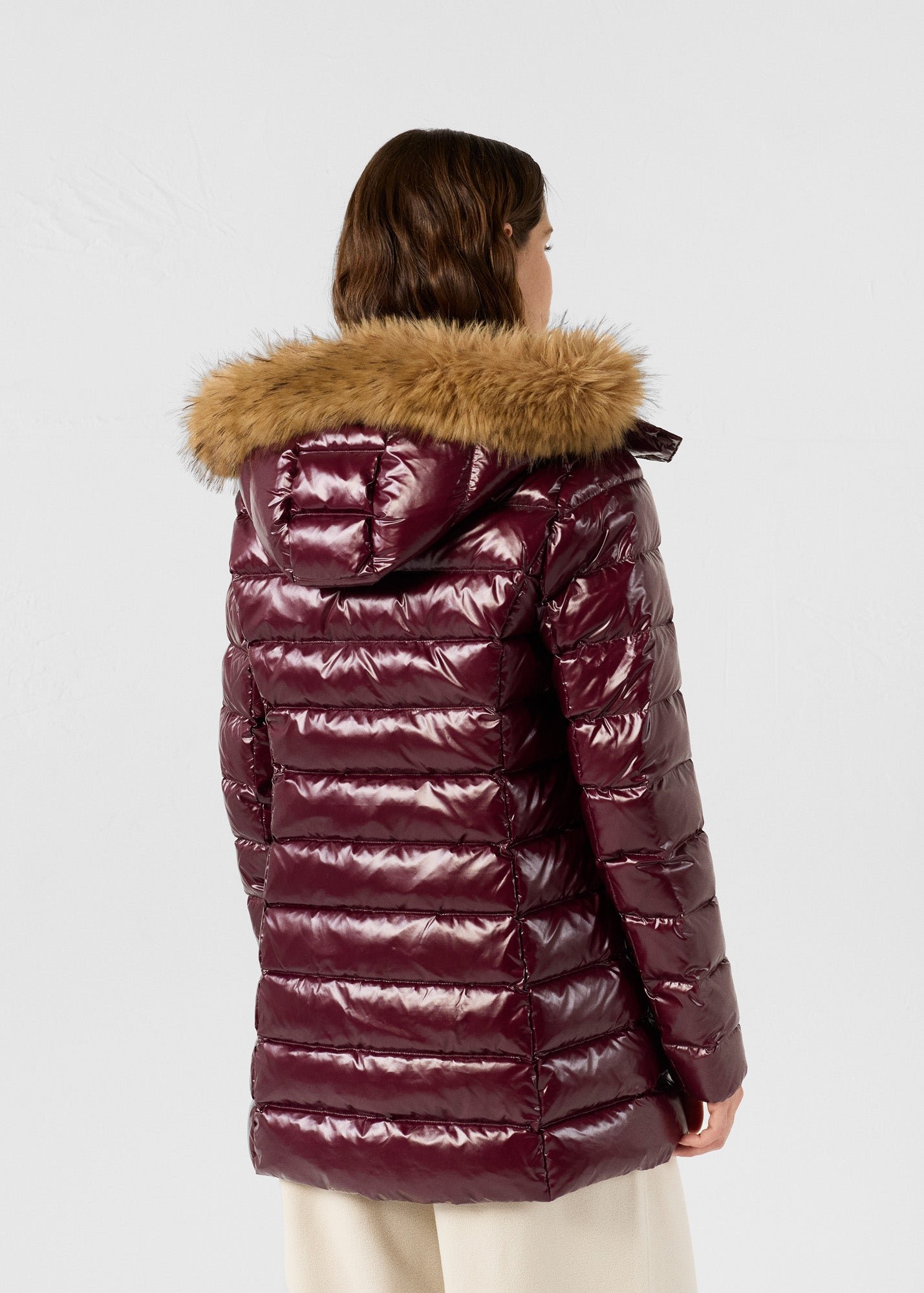 Mid-length down jacket for extreme cold in lacquered pearl Pink
