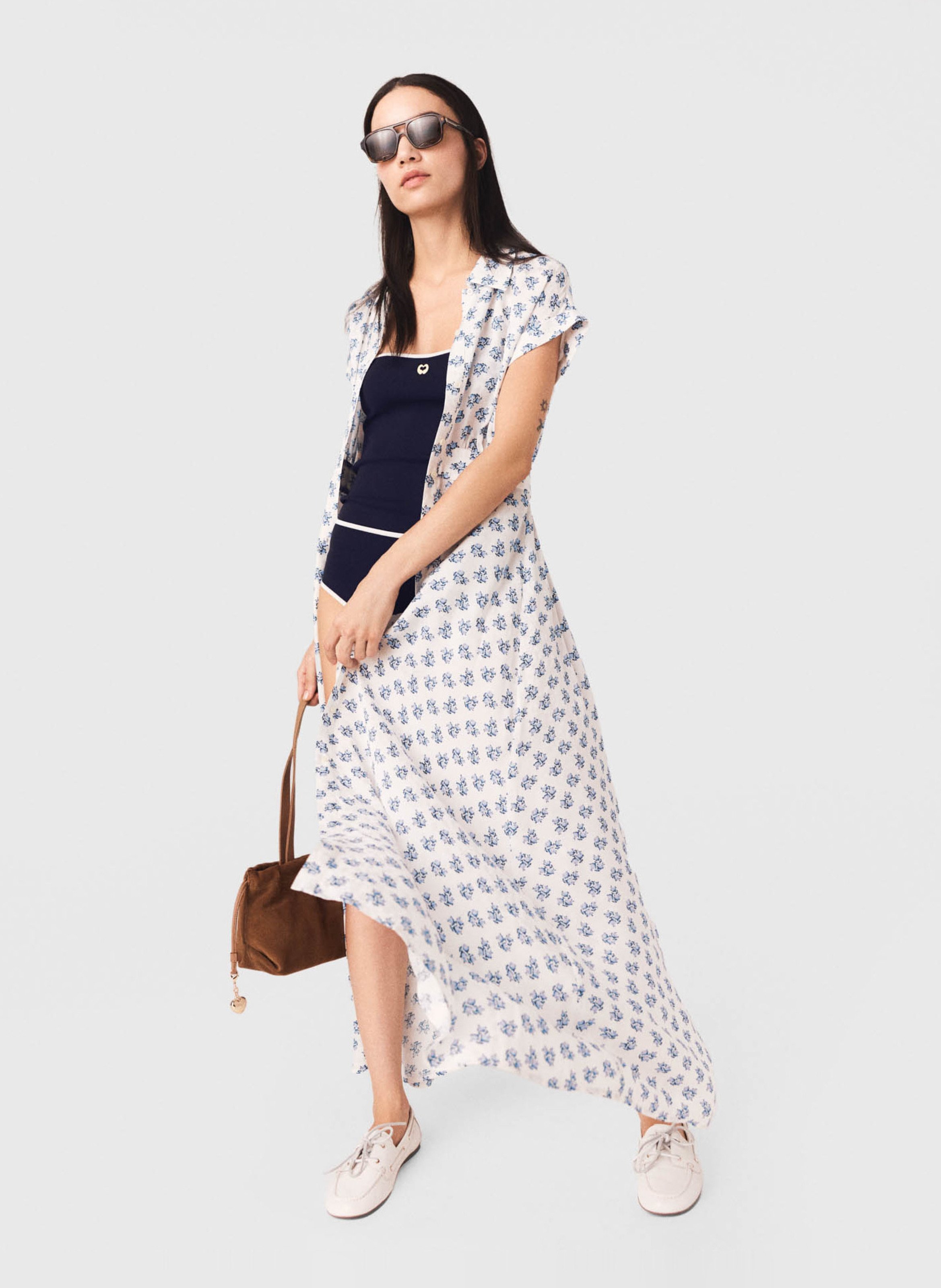 Lange, soepelvallende jurk met klassieke kraag MAJE Blauw