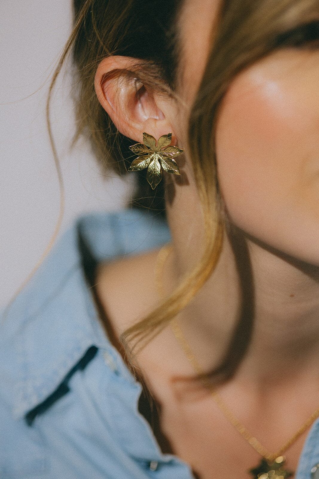 THÉIA - silver-plated flower stud earrings Golden