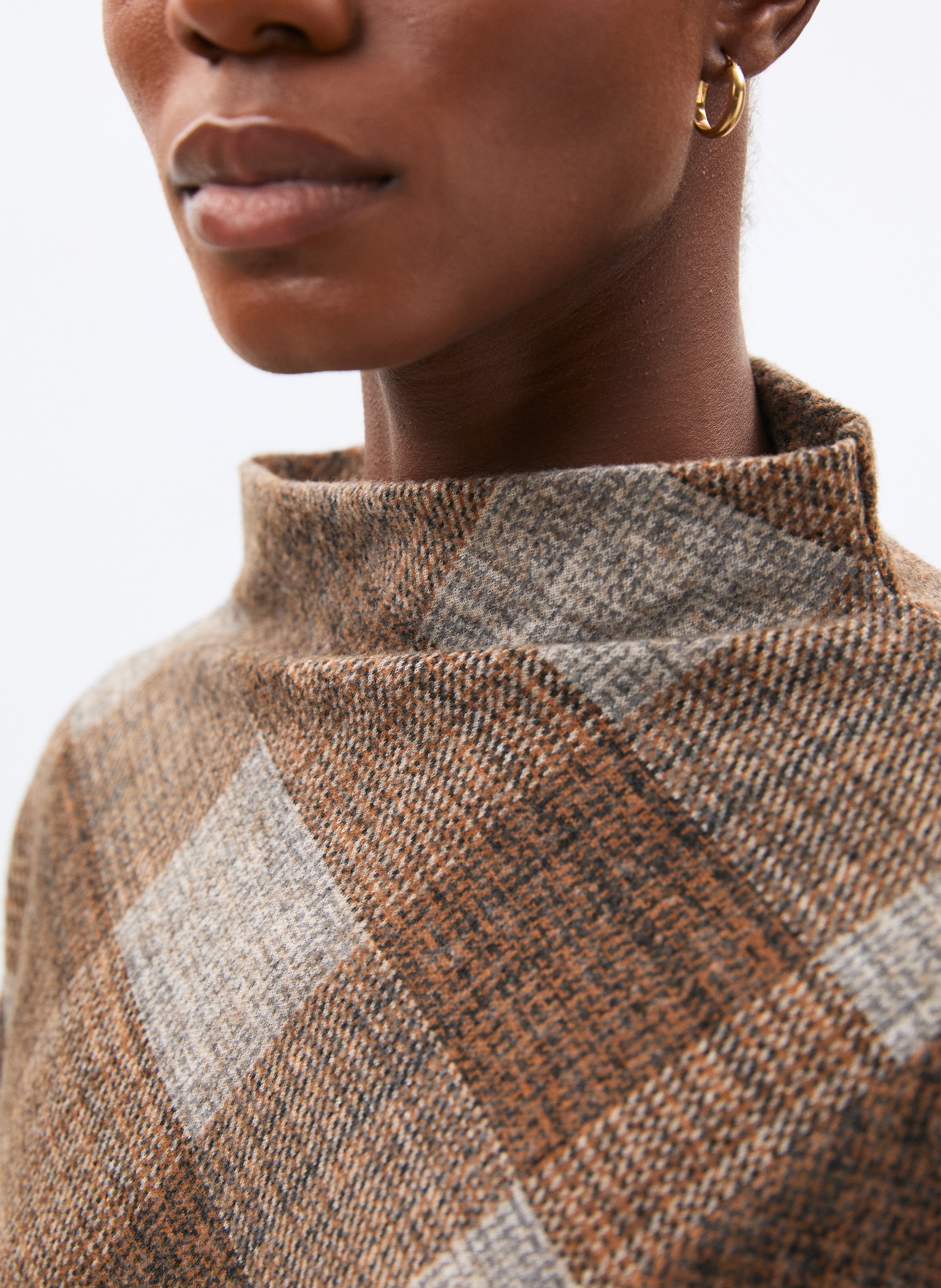 Checked print high-neck top HUMILITY Brown
