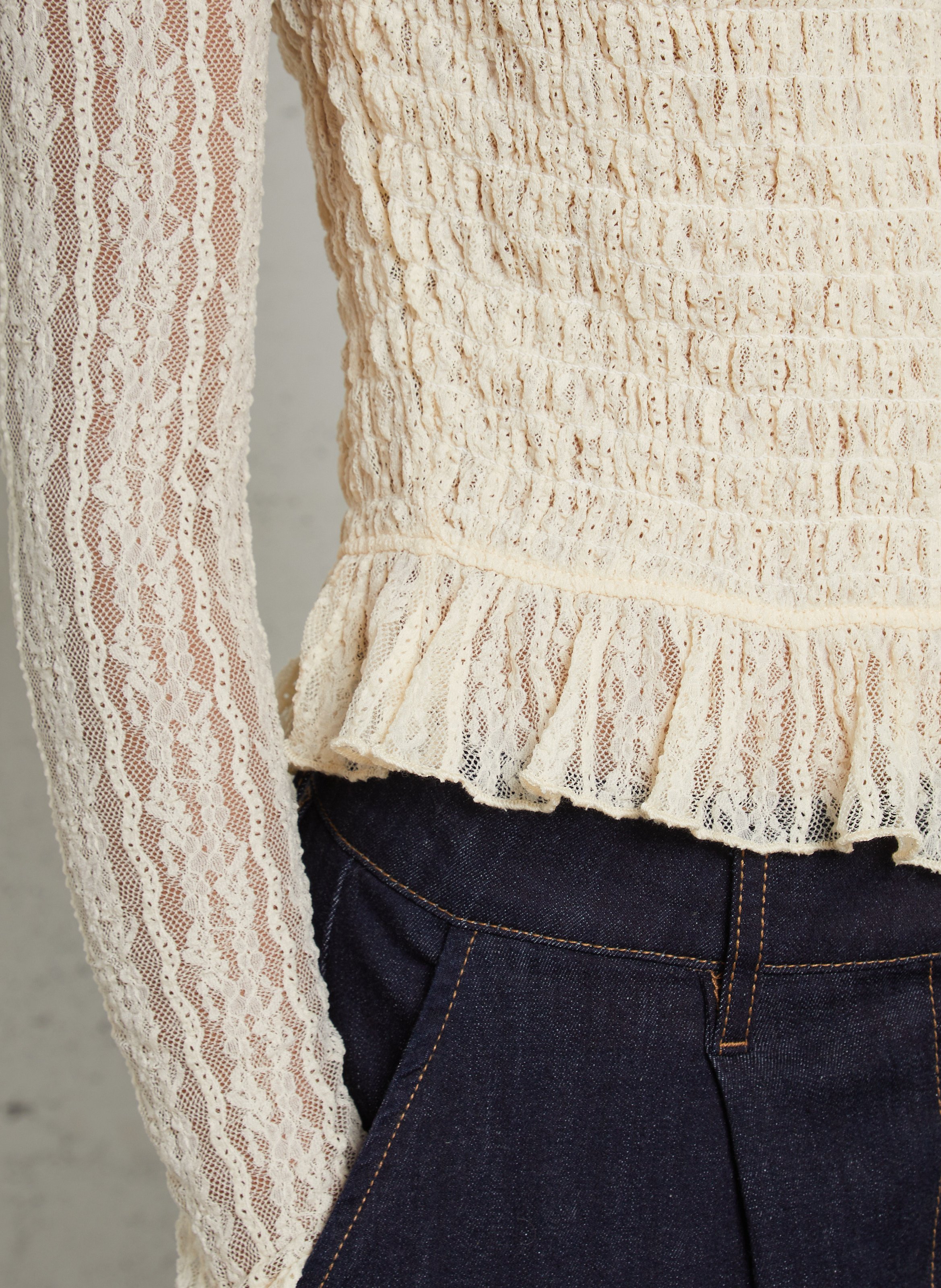 Top ajusté dentelle à smocks DES PETITS HAUTS Beige