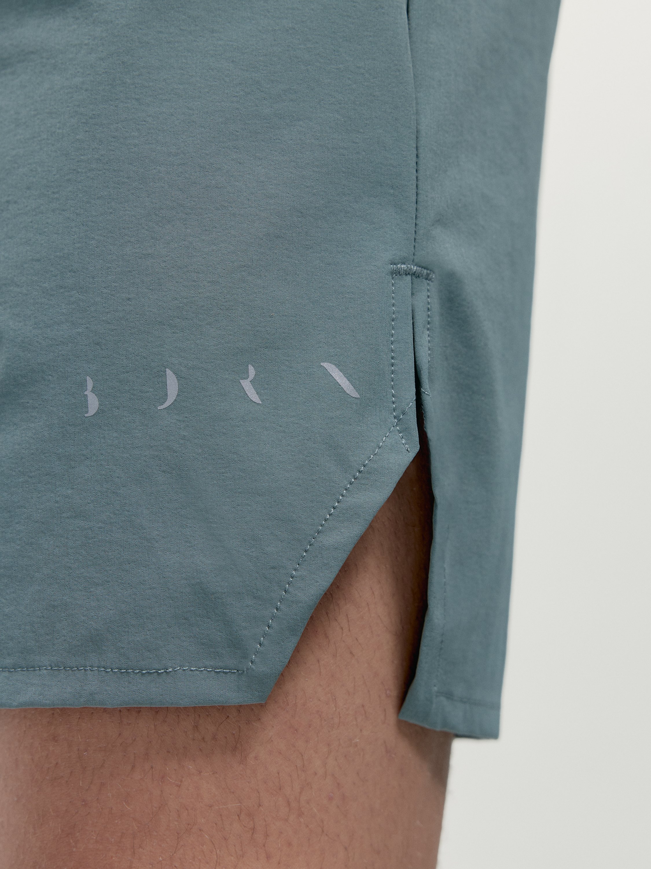 Sport shorts BORN LIVING YOGA Green