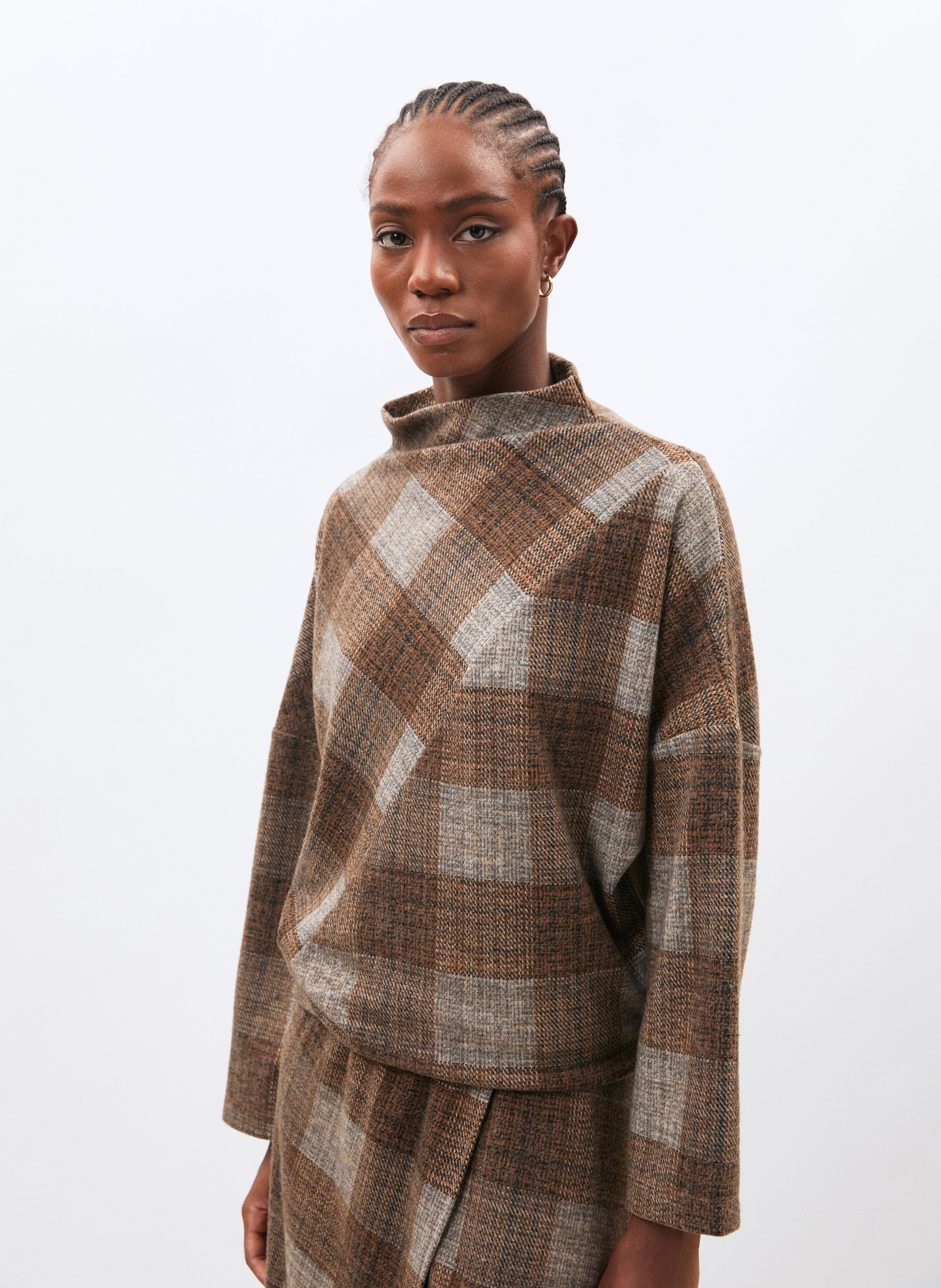 Checked print high-neck top HUMILITY Brown