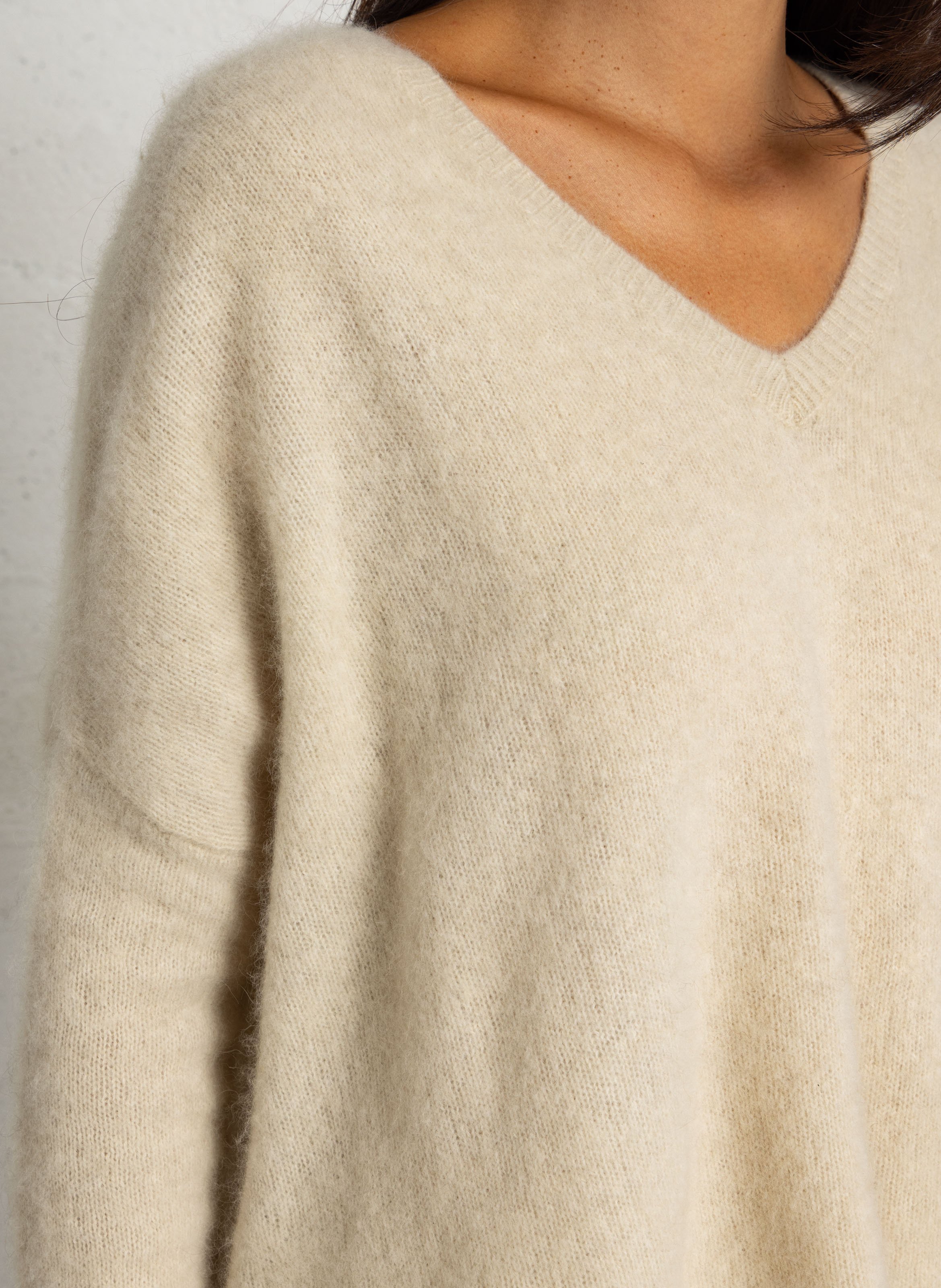 V-neck wool sweater BELLA JONES Beige