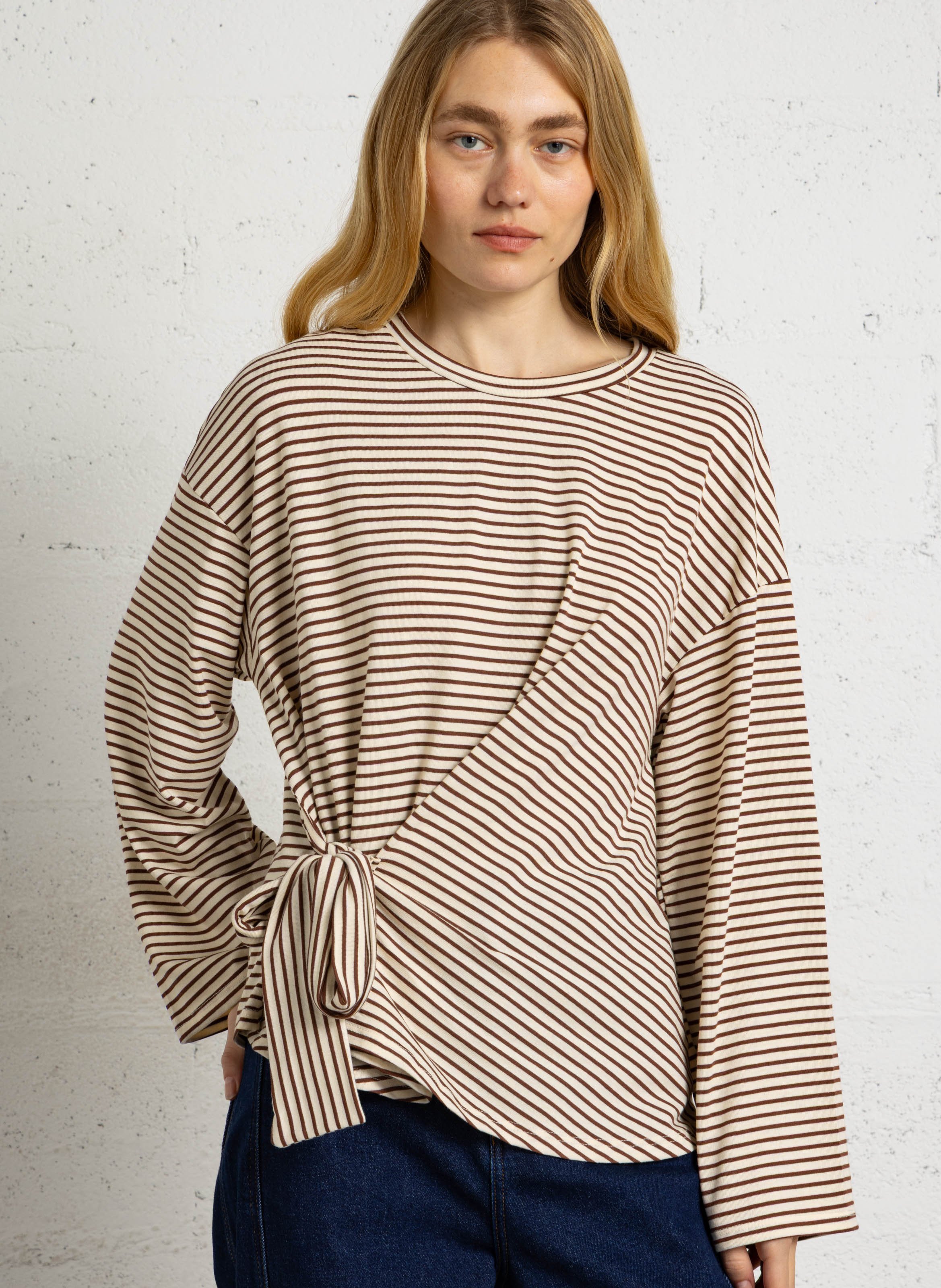 Recht T-shirt met lange mouwen en strepen PLEASE Beige