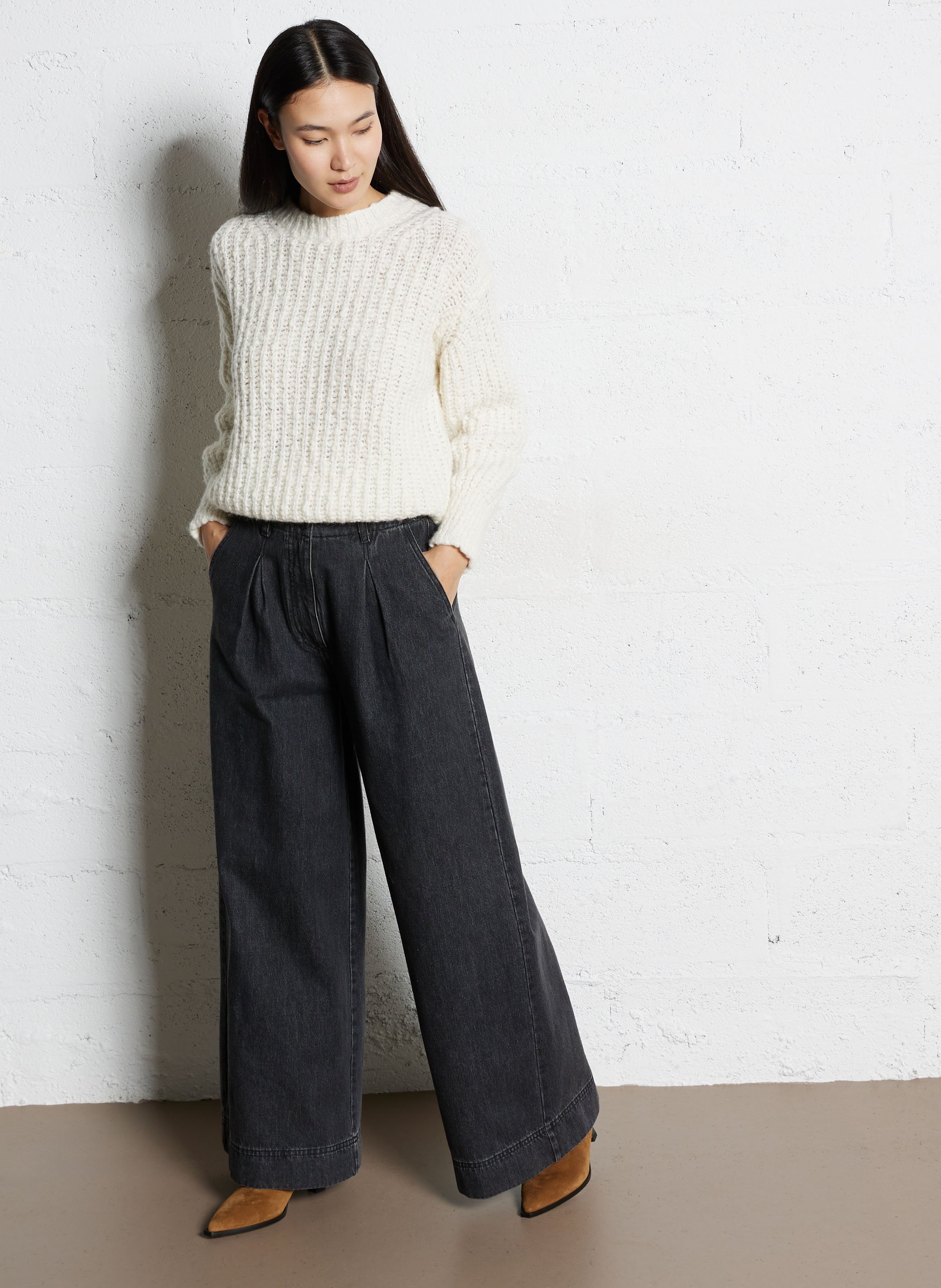 Bottines Chelsea à talons en cuir velours ANGEL ALARCON Marron