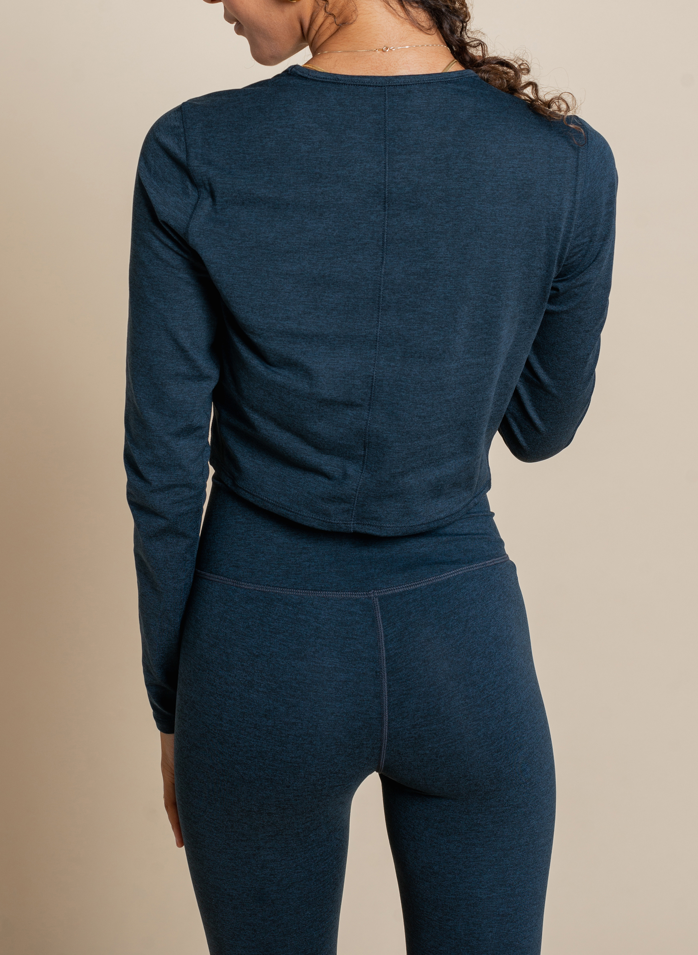 Top moulant court col rond GIRLFRIEND COLLECTIVE Bleu