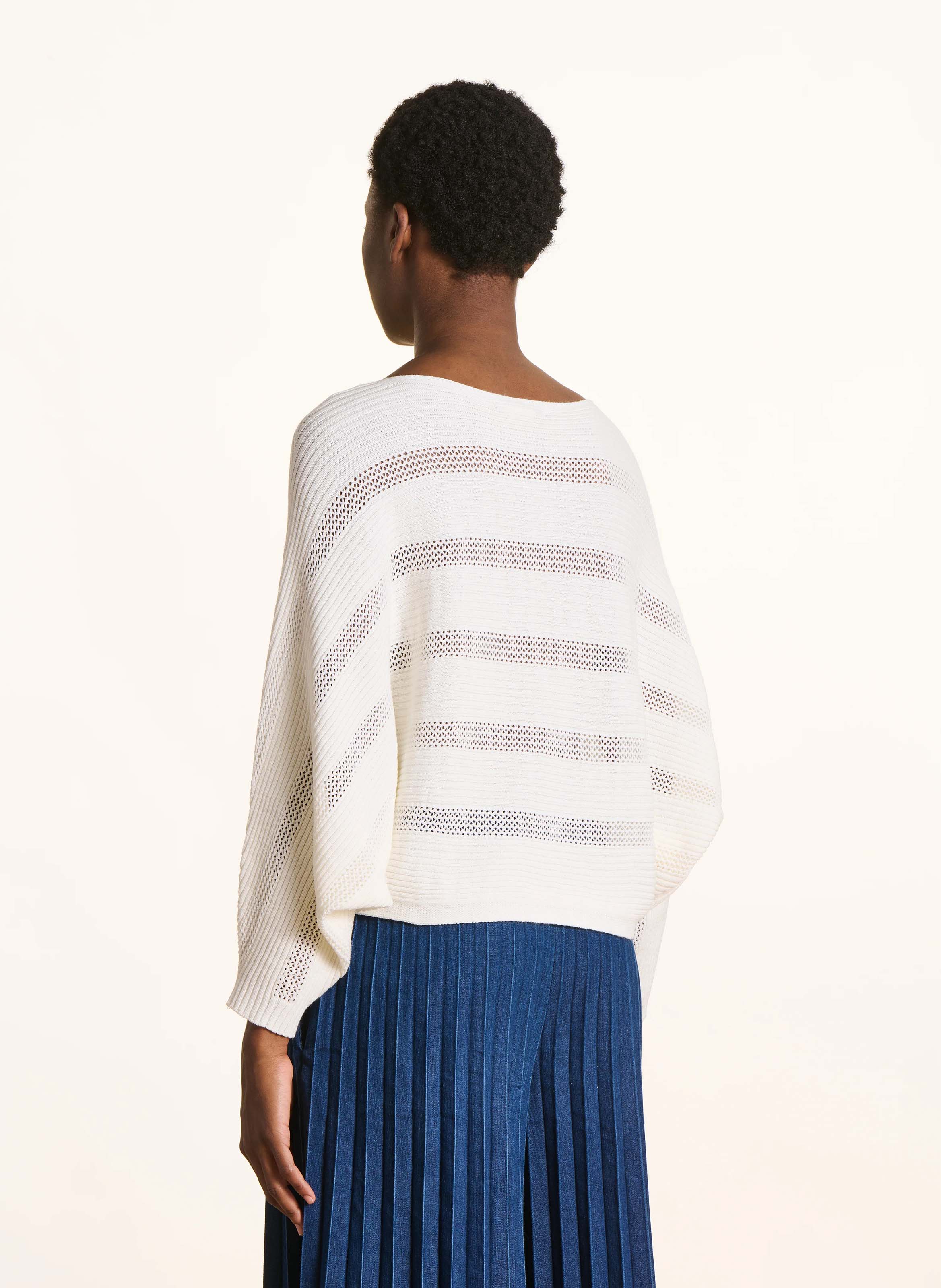 Pull court esprit cape en maille unie LA FEE MARABOUTEE Blanc