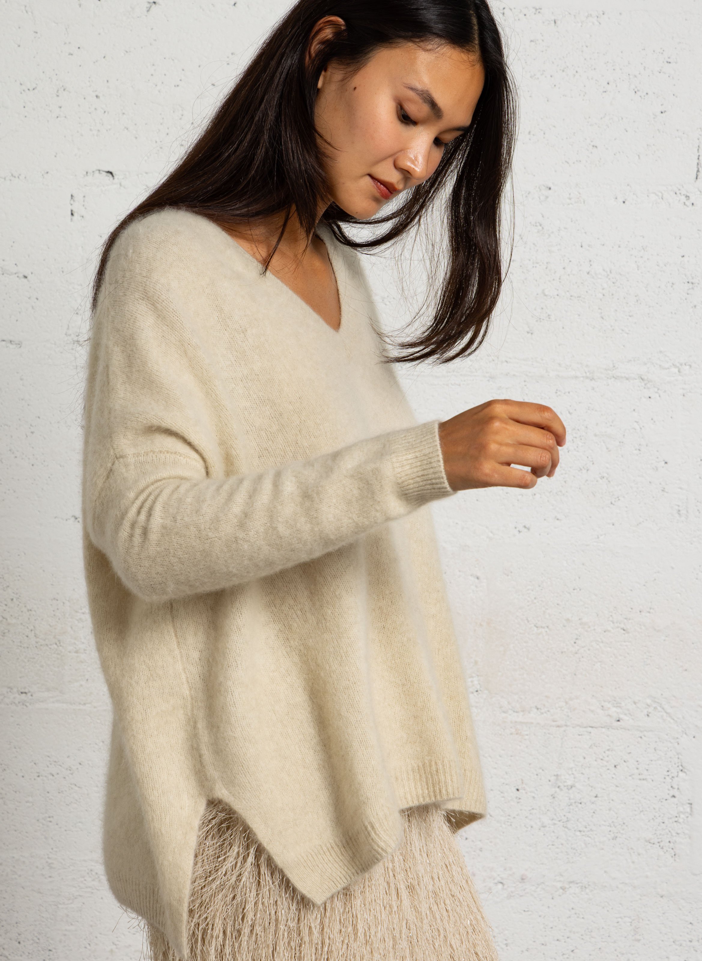 V-neck wool sweater BELLA JONES Beige