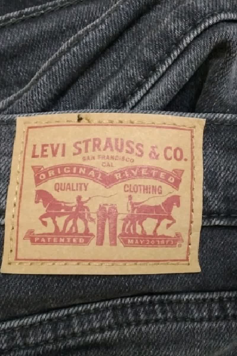 - Straight-leg jeans
- 5 pockets
- Straight cut
- Faded effect LEVI'S - Seconde main Black