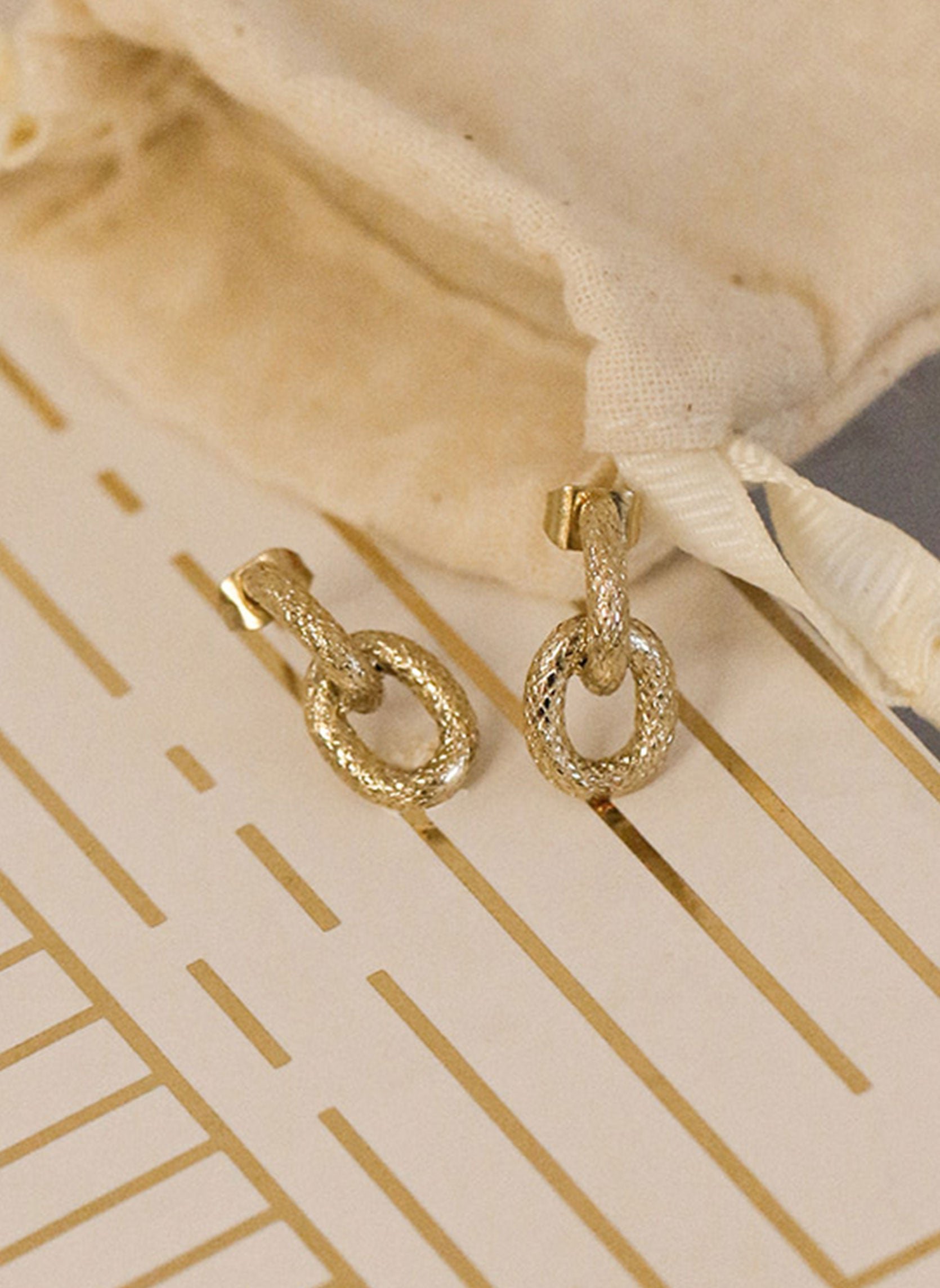 Saturn dangling earrings AEC Paris Golden