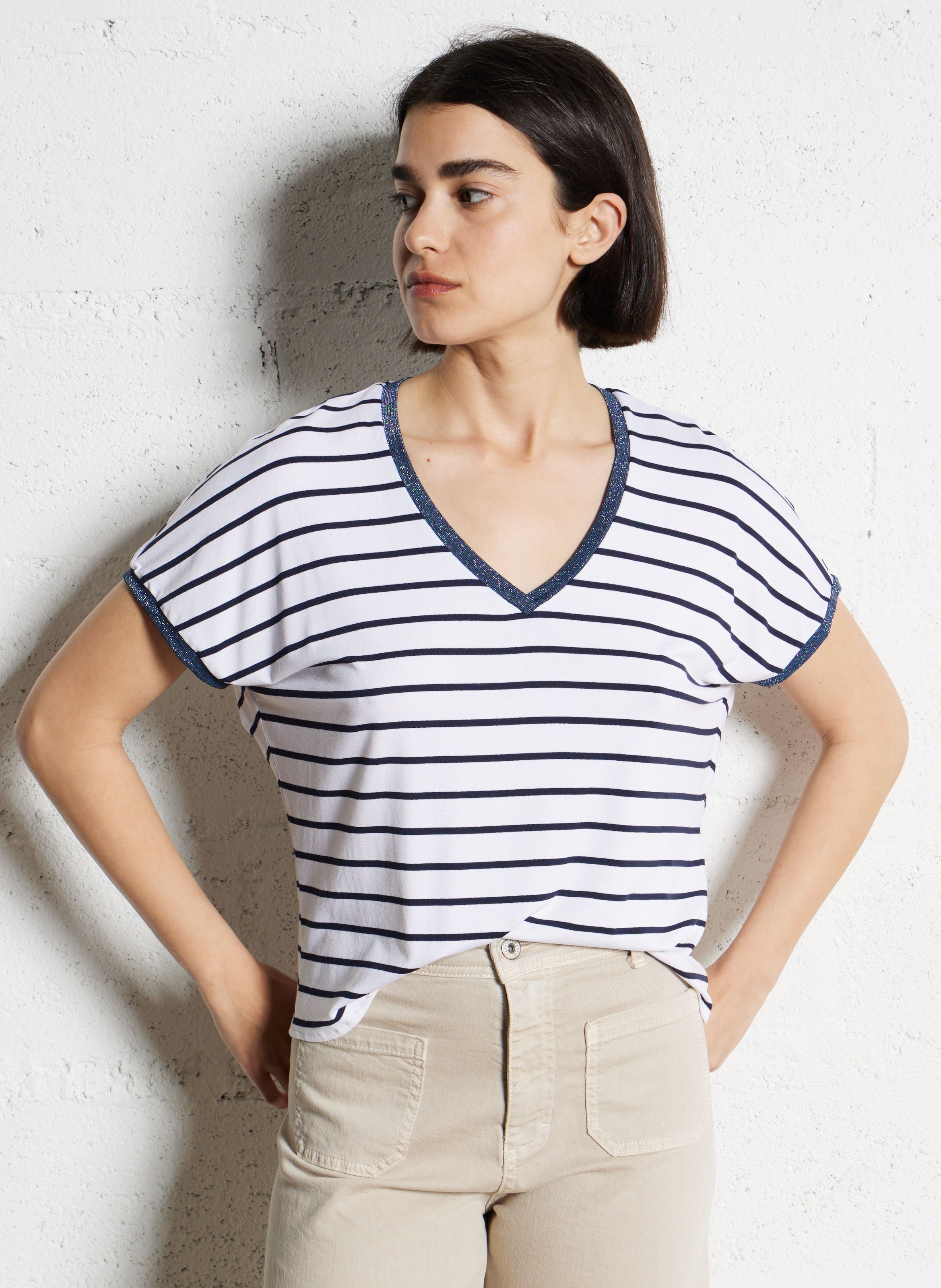 Loose-fit V-neck T-shirt PLEASE Multicolored