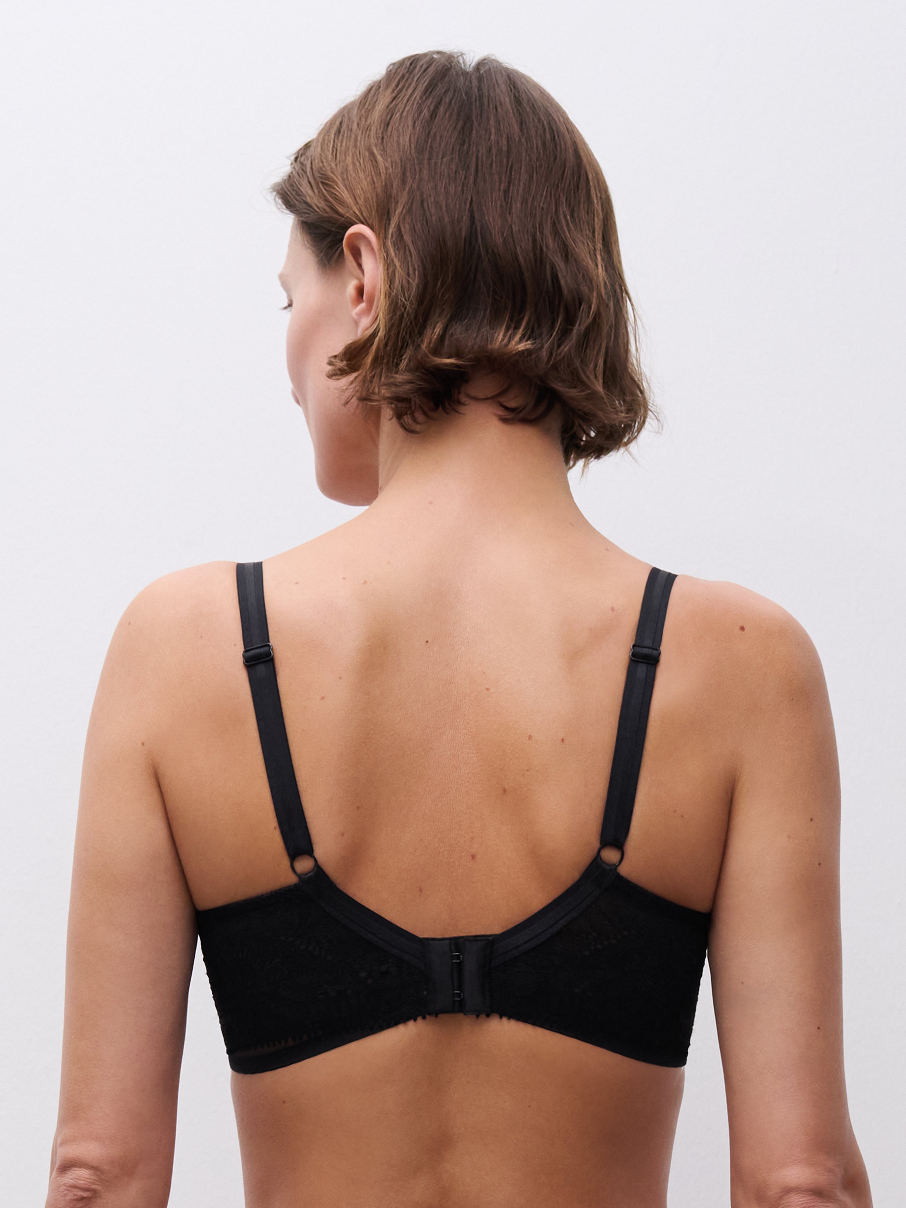 Full-cup shape memory bra CHANTELLE Black