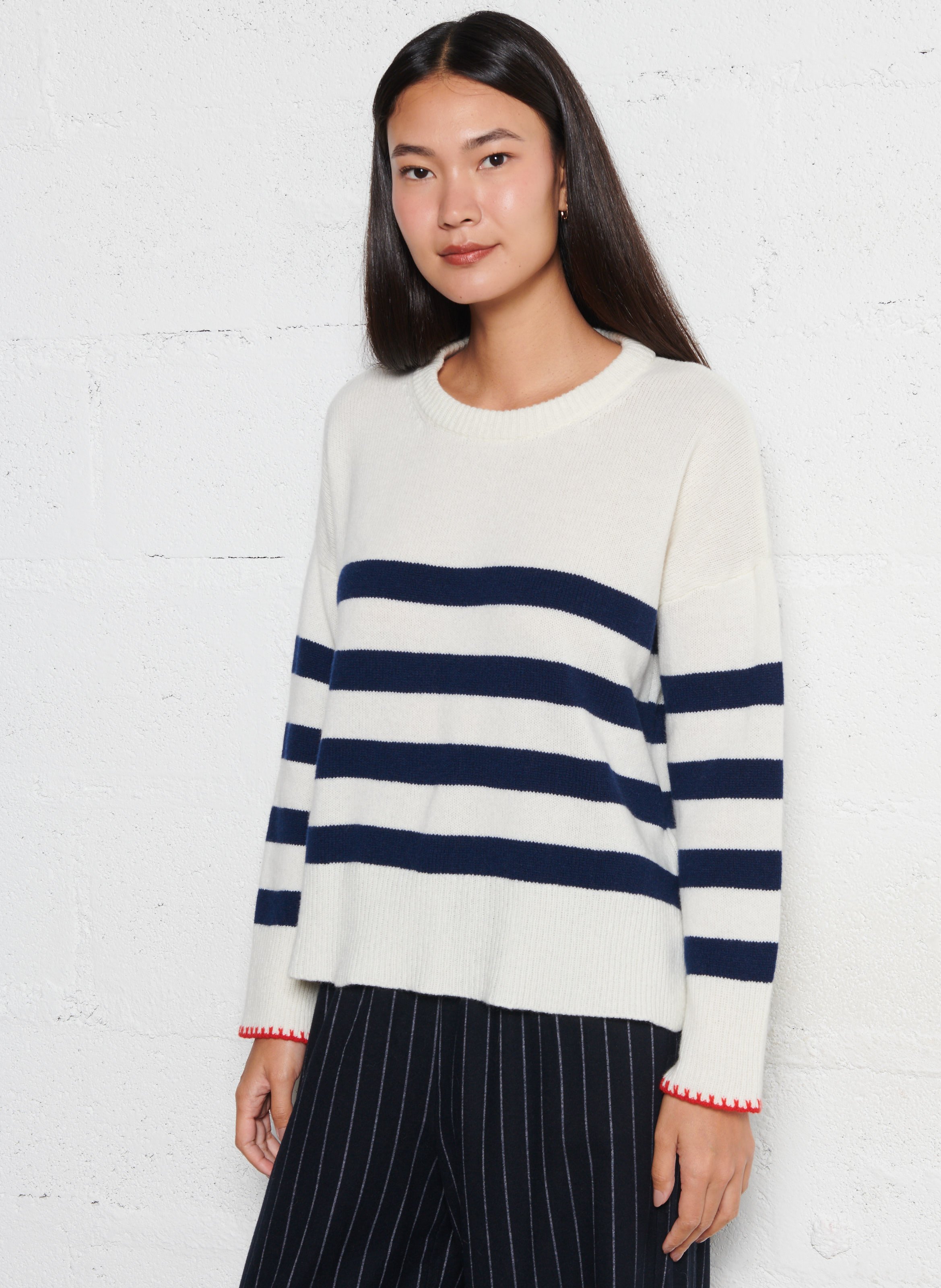 Pull ample col rond rayé en laine et cachemire MAISON ANJE Blanc