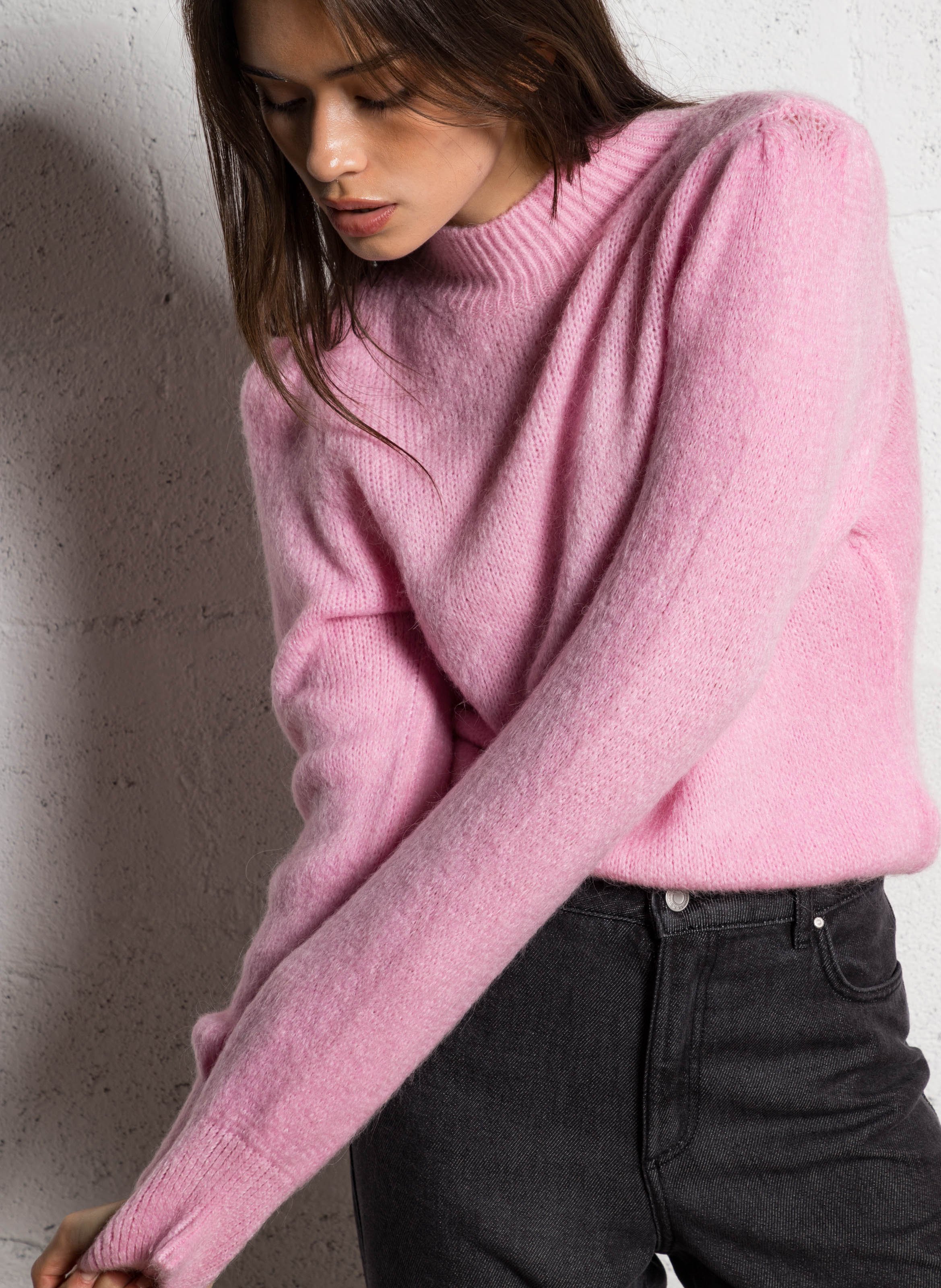 Rechte trui met hoge kraag MORGAN Roze
