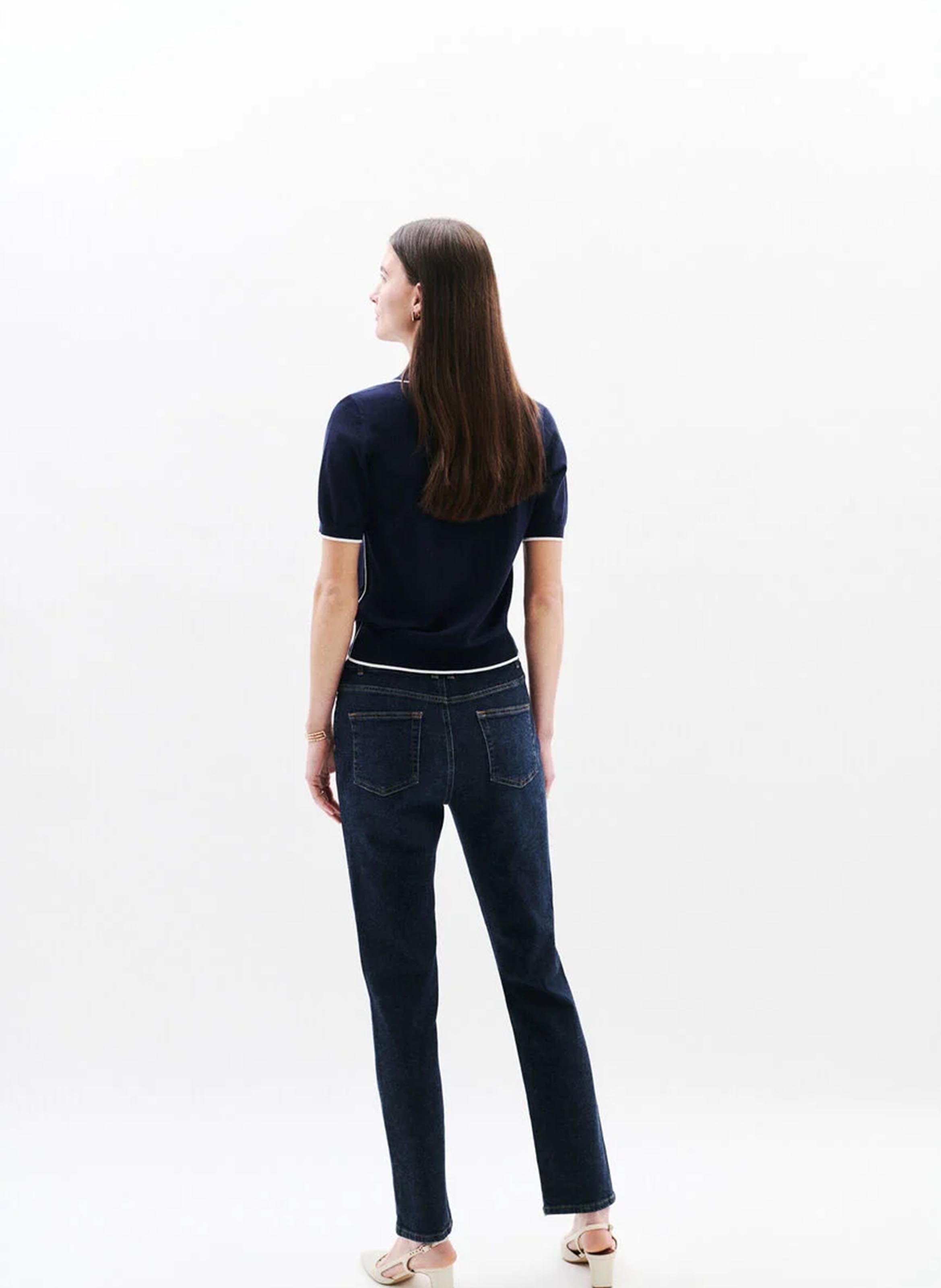 - Straight-leg jeans
- 5 pockets
- Straight cut
- Faded effect CAROLL Blue