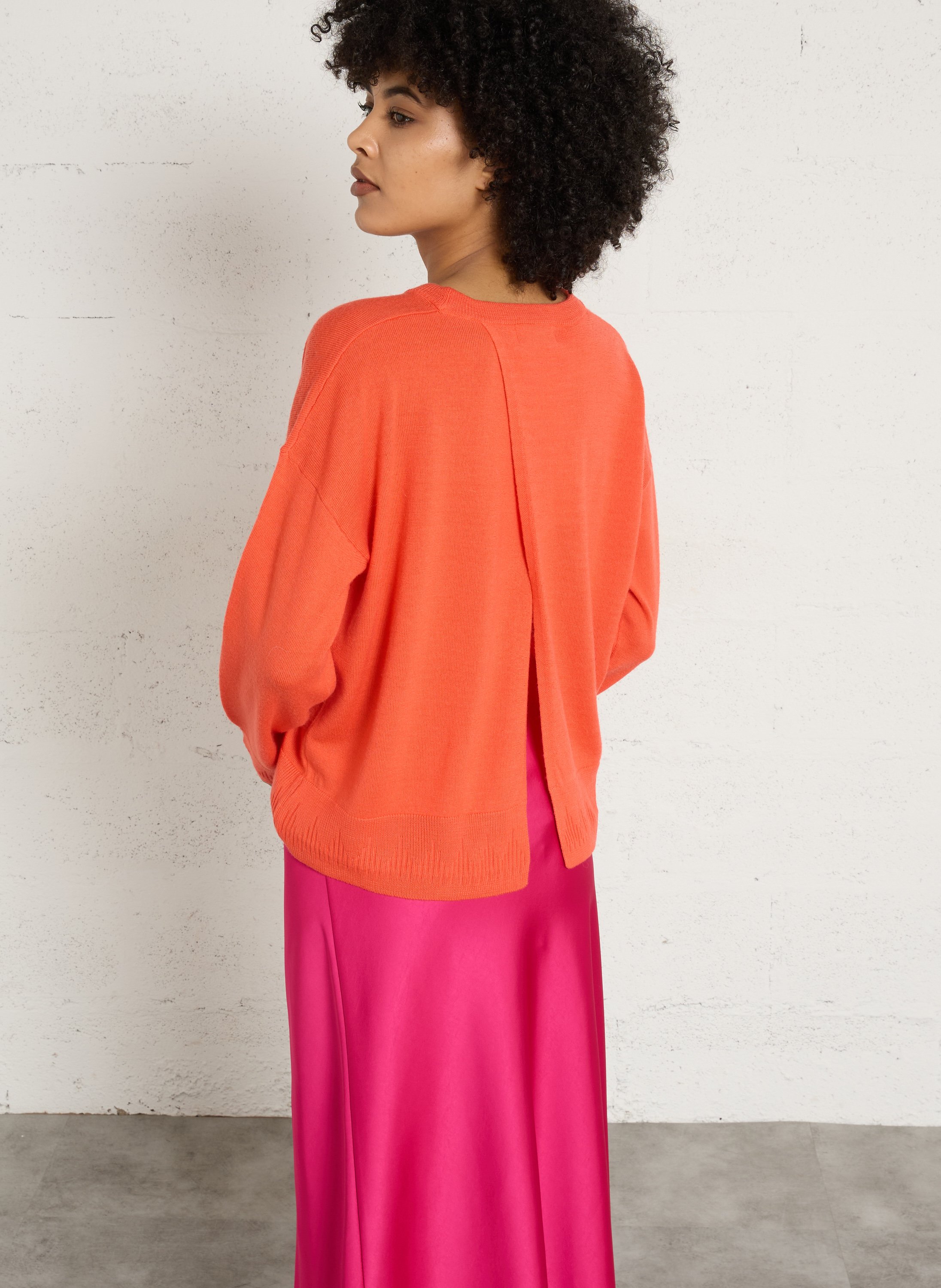 Pull ample col rond ouverture dos en laine MAISON ANJE Rouge