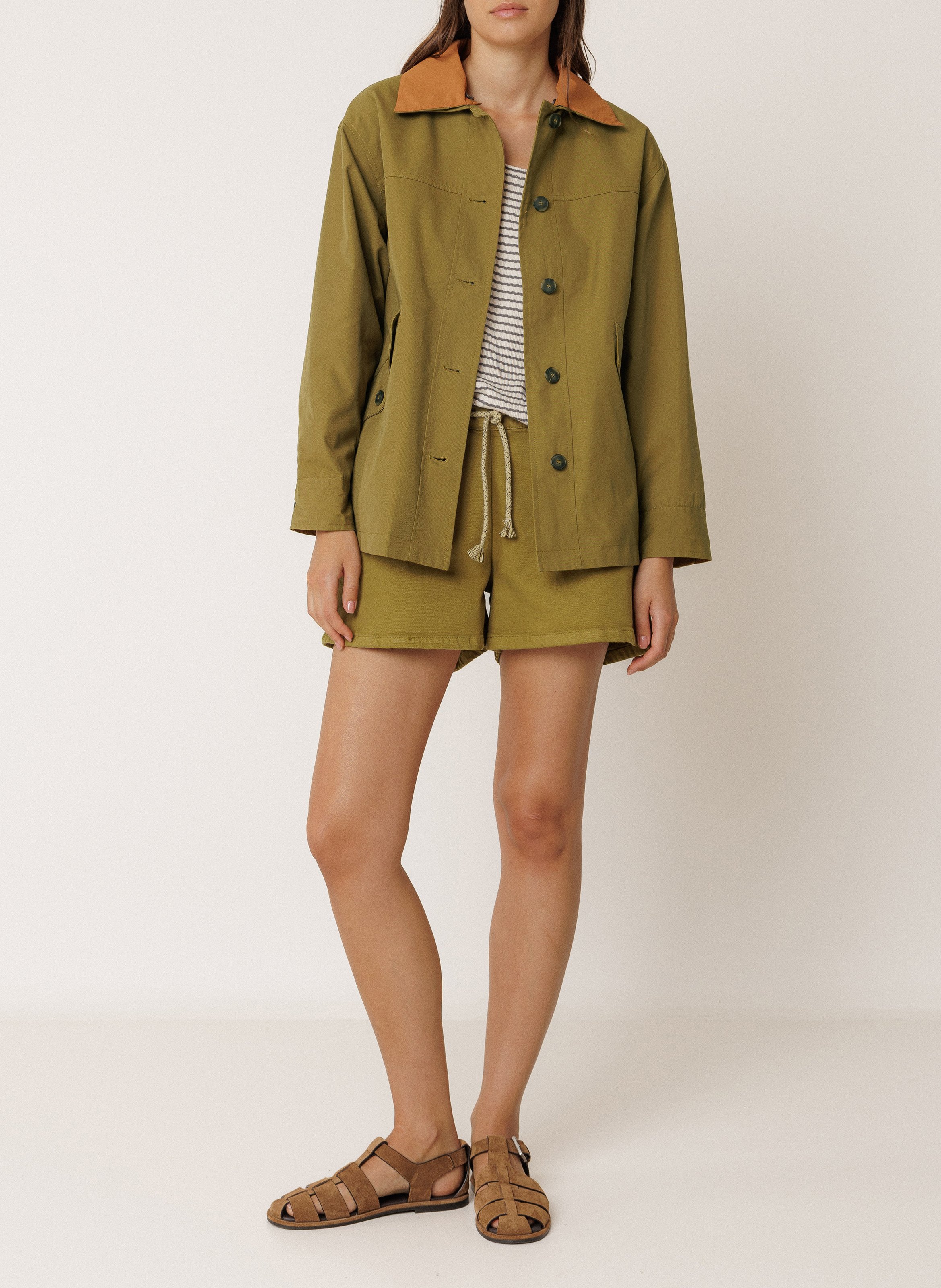 Gerade geschnittene Knopfjacke mit Kapuze INDI & COLD Khaki