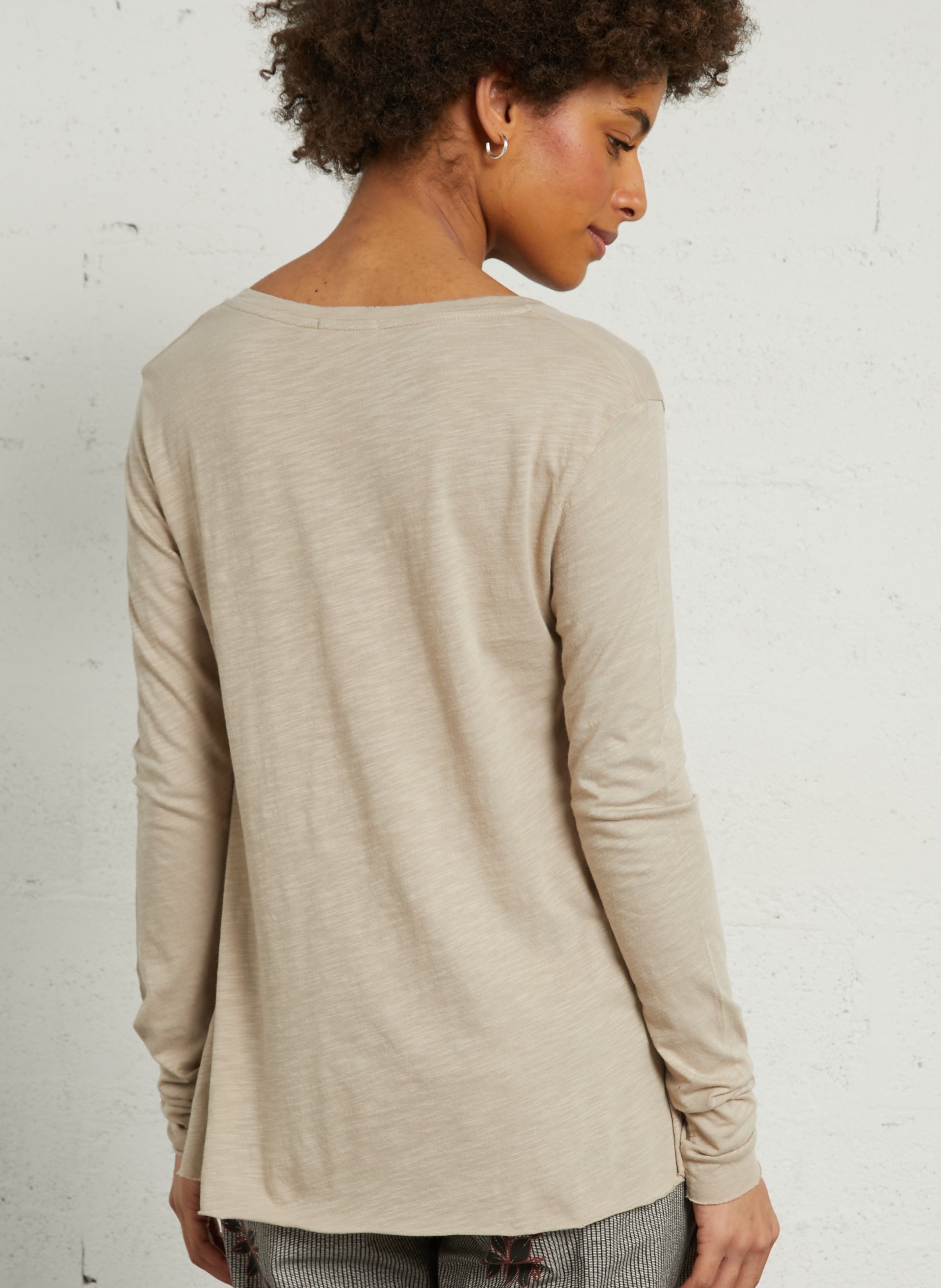 Tee-shirt à col V en coton mélangé AMERICAN VINTAGE Beige