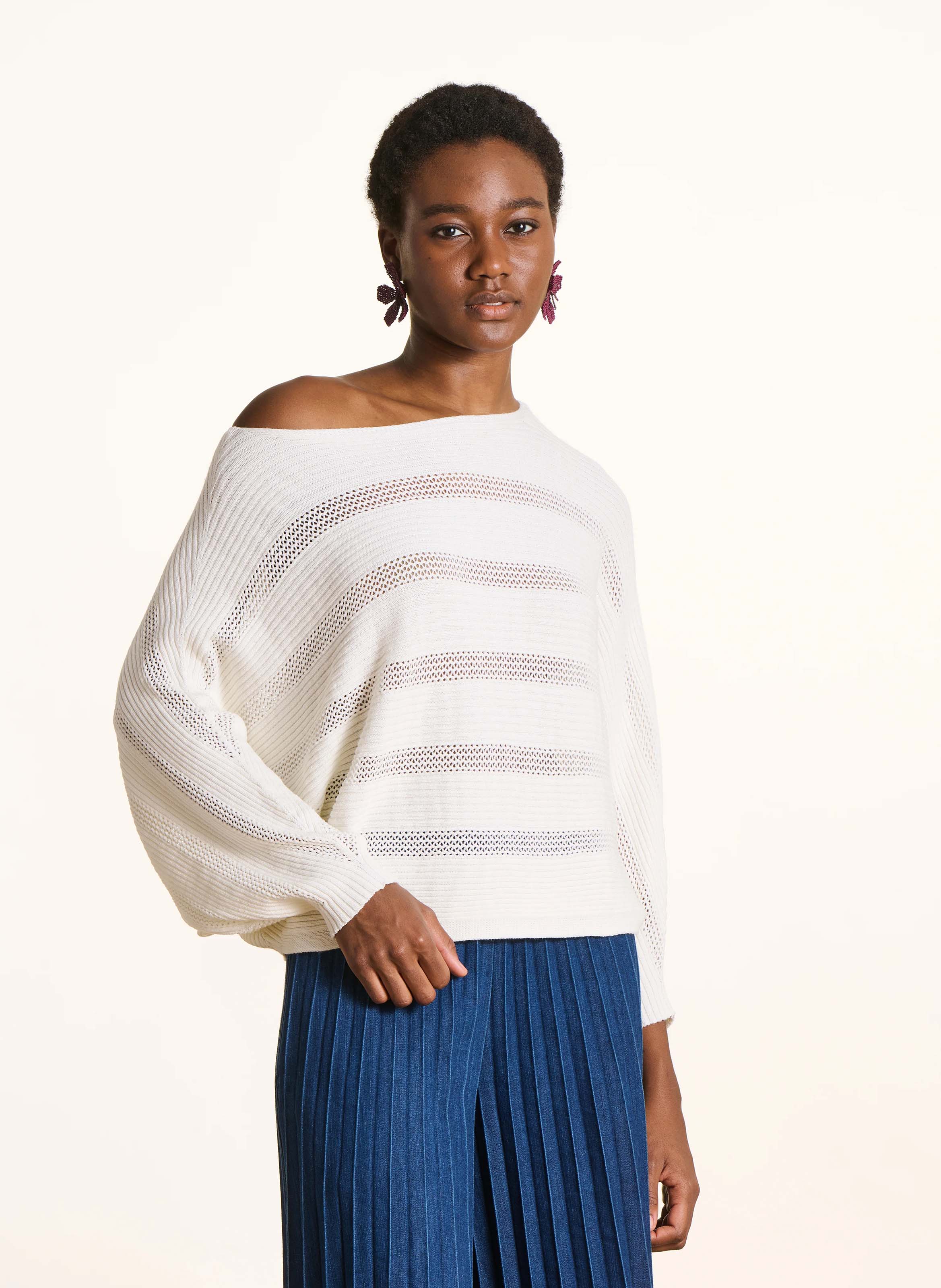 Pull court esprit cape en maille unie LA FEE MARABOUTEE Blanc