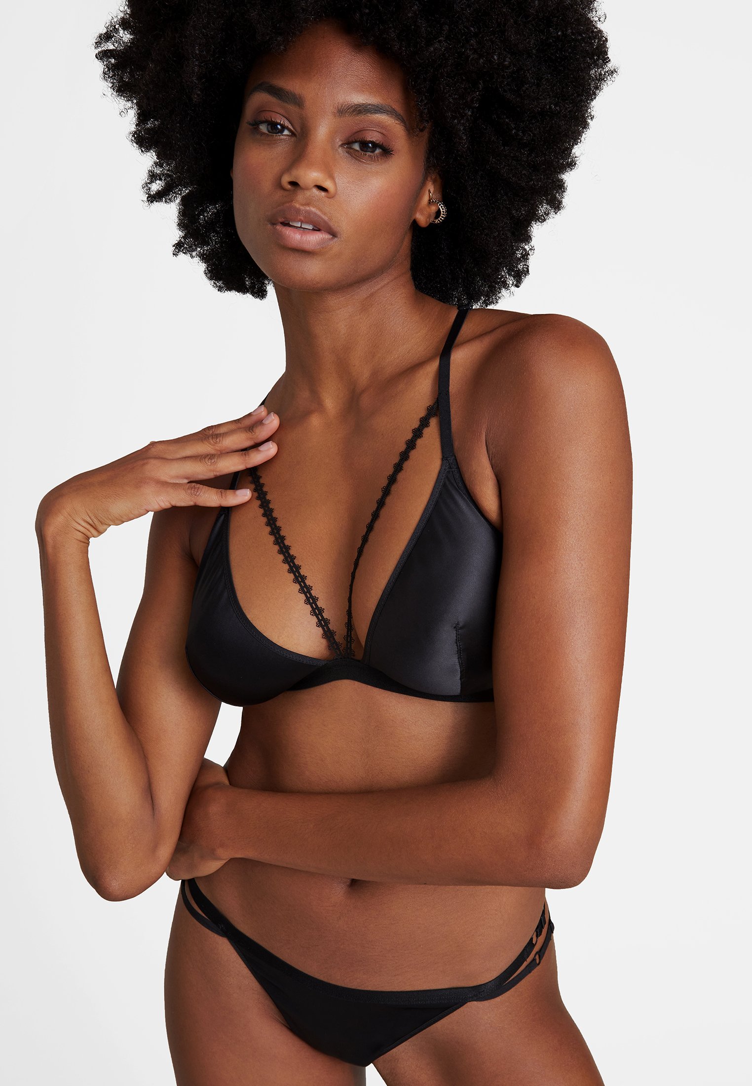 Exotic paradise non-wired triangle bra AUBADE Black