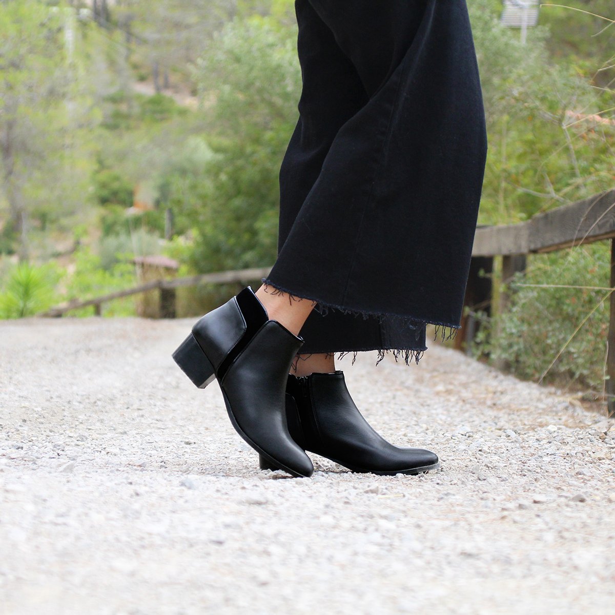 Medium heel leather mid-calf boots JULES & JENN Black