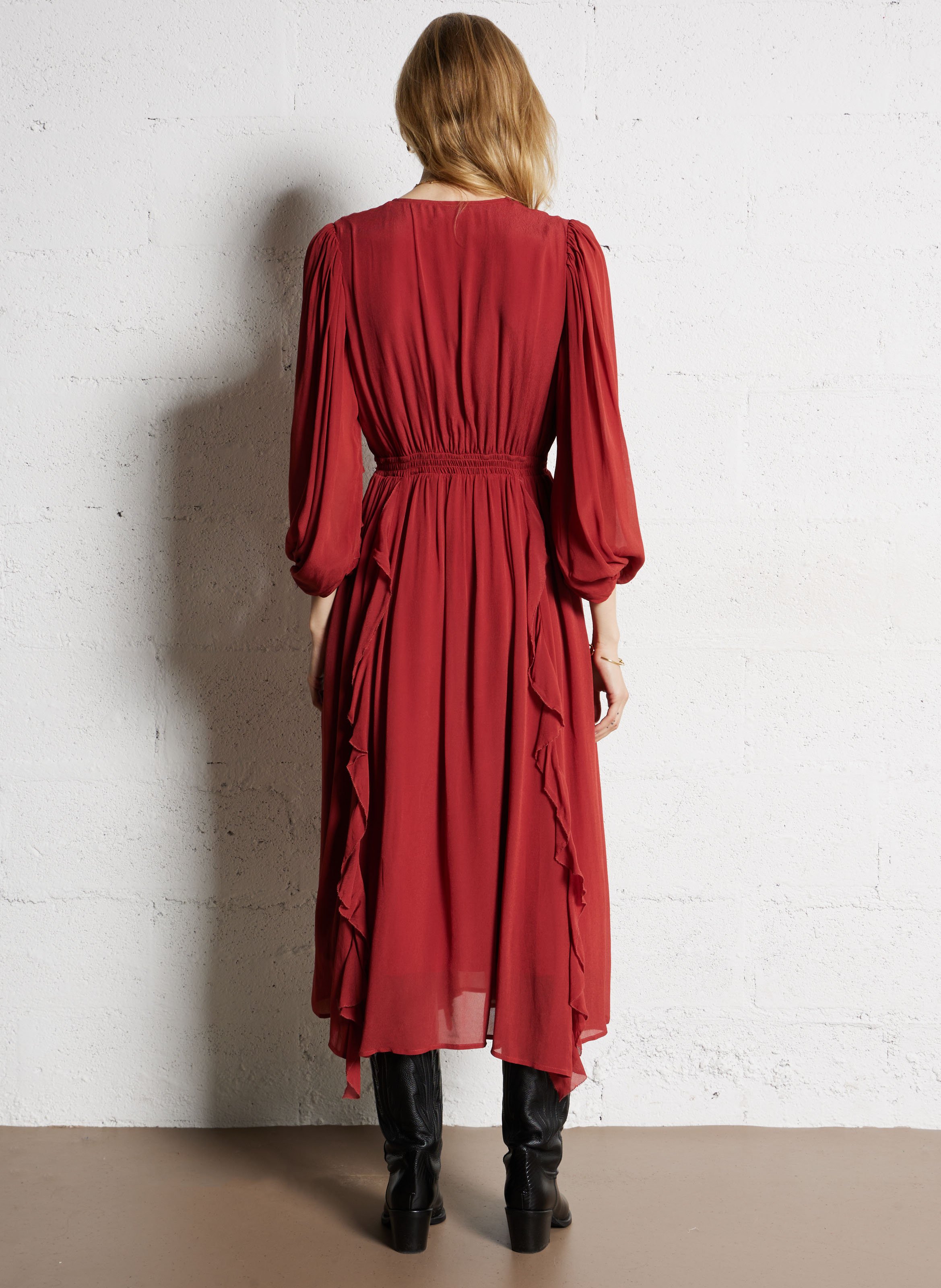 Robe longue cintrée col V SUNCOO Marron