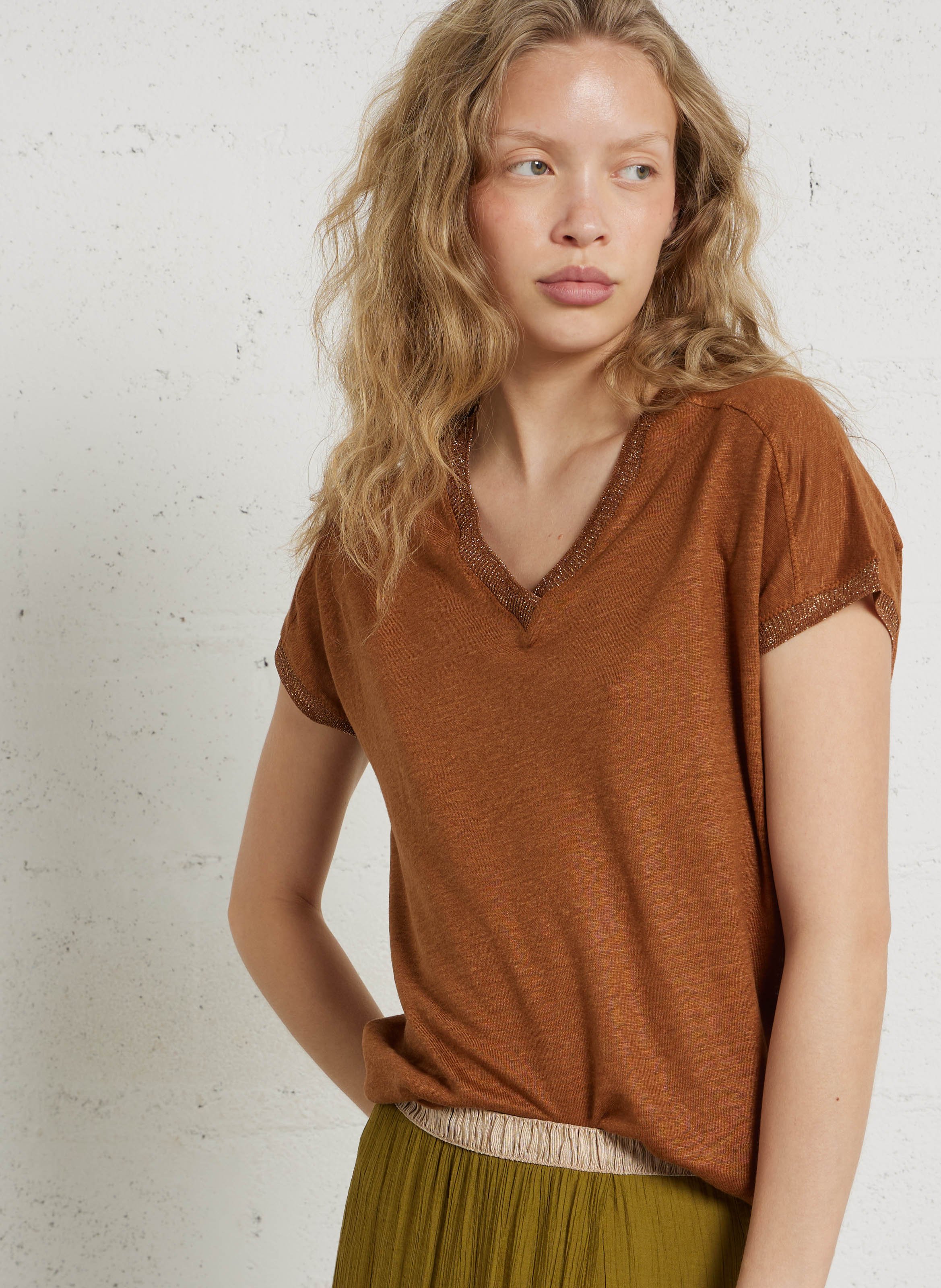 Tee-shirt col V en lin BELLA JONES Marron