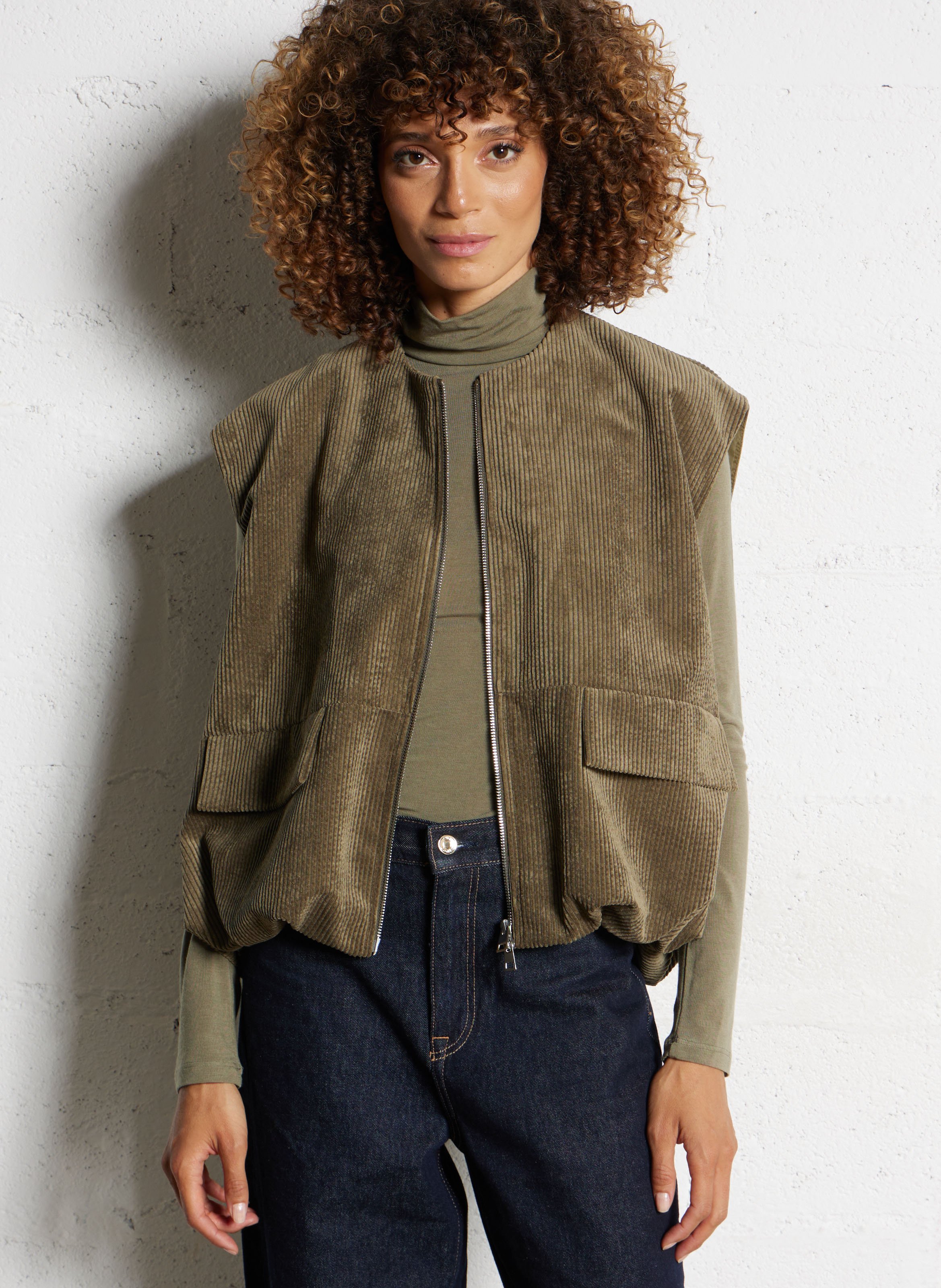 Gilet col rond en velours côtelé IMPERIAL