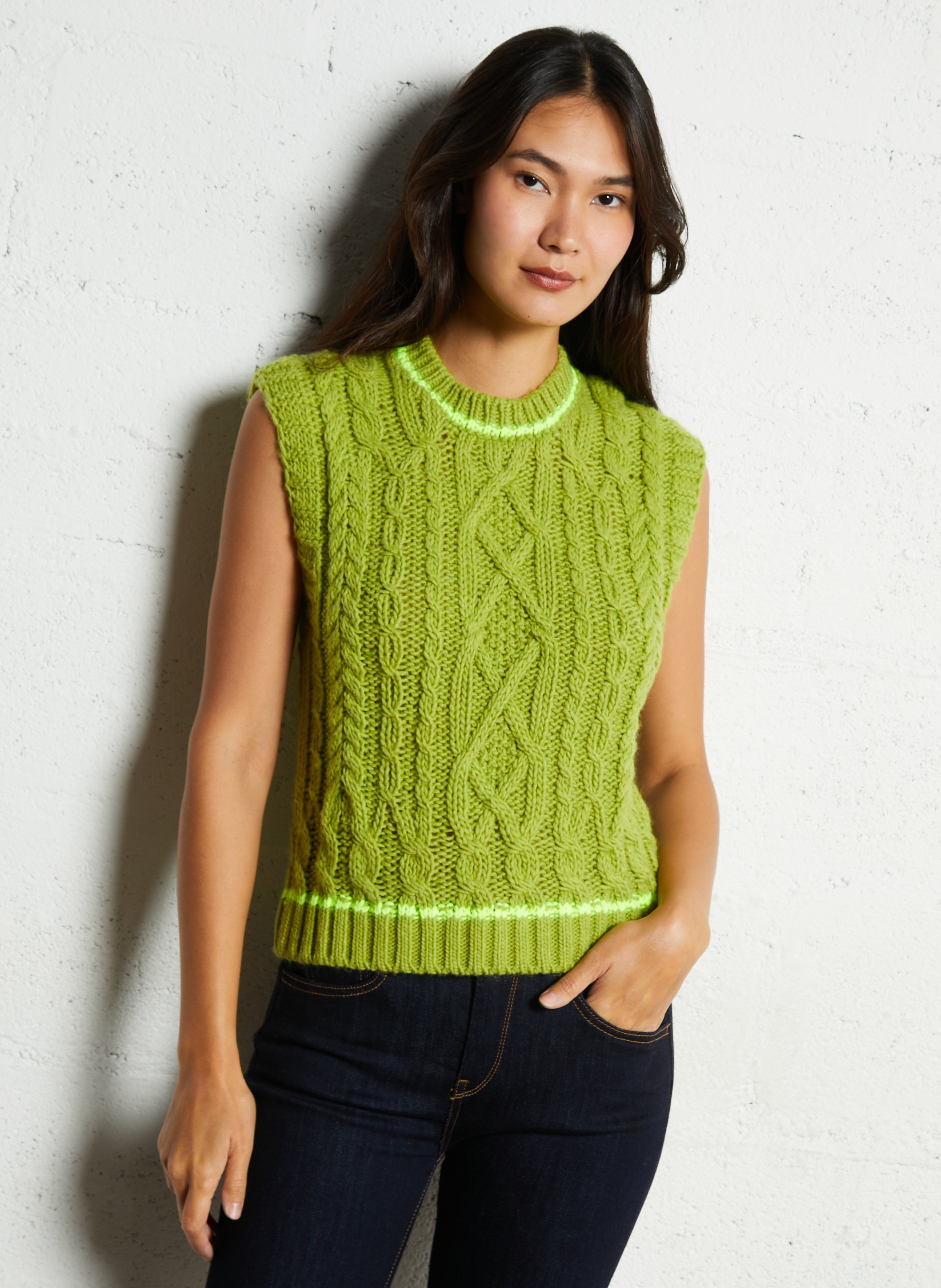 Gerade geschnittener Rundhalspullover DR BLOOM