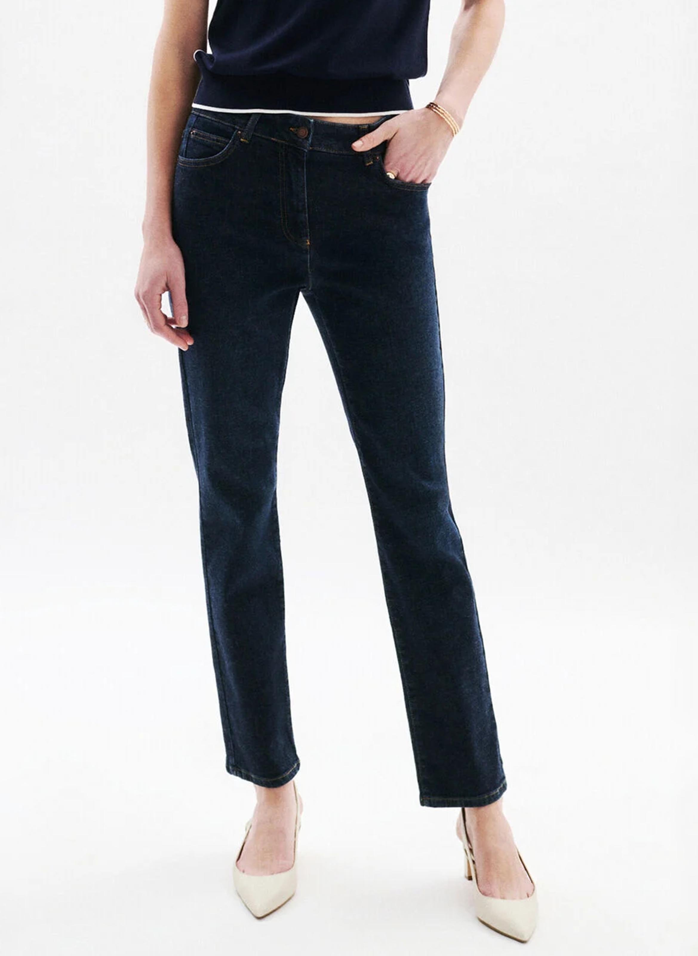 - Straight-leg jeans
- 5 pockets
- Straight cut
- Faded effect CAROLL Blue