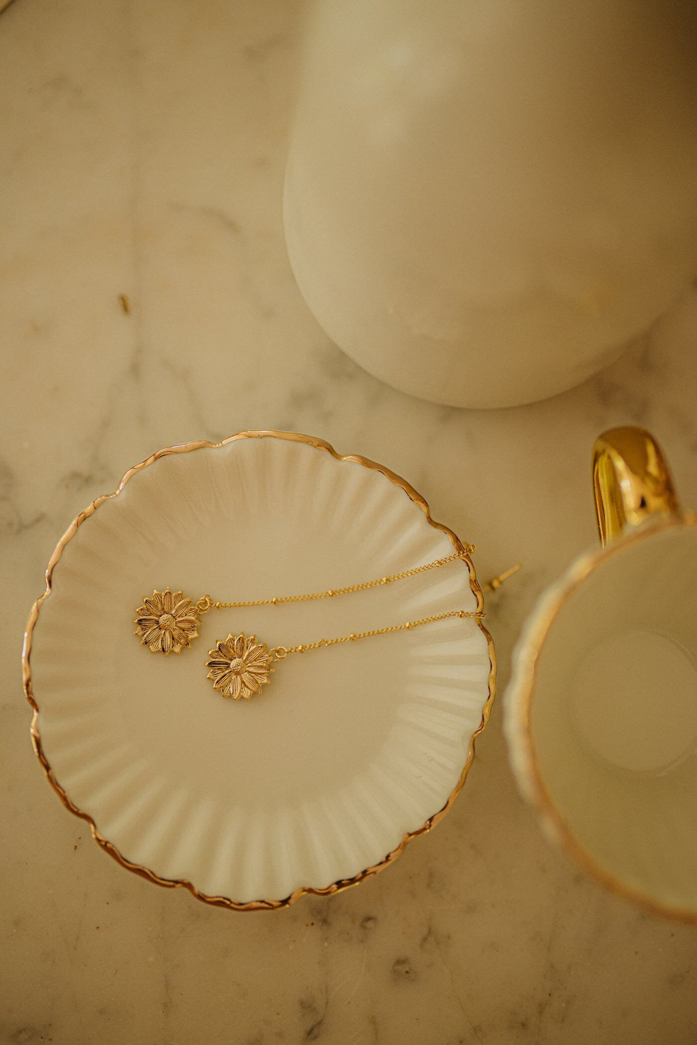 Silver-plated flower drop earrings Golden