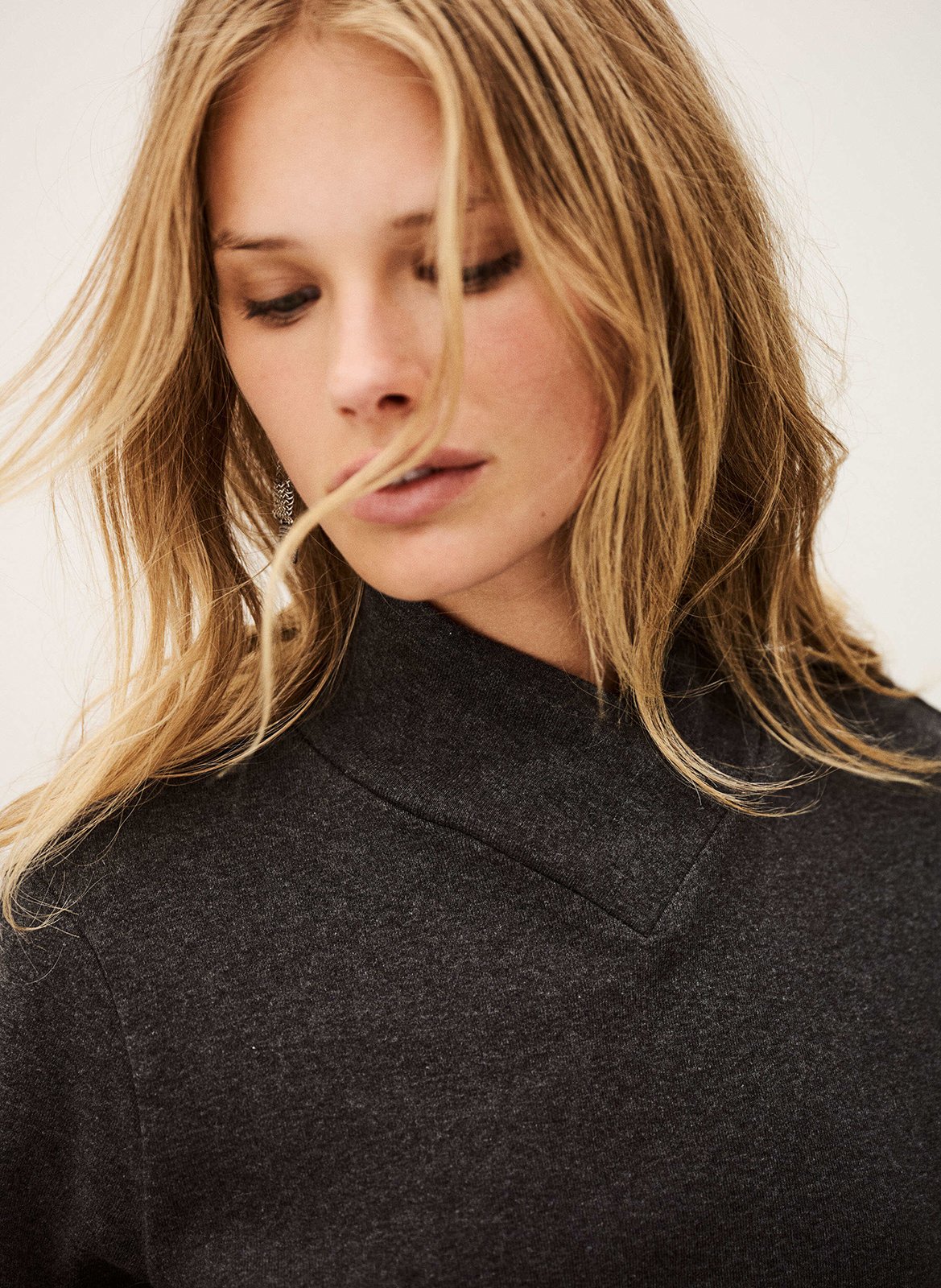 Pull col montant en en coton BA&SH Noir