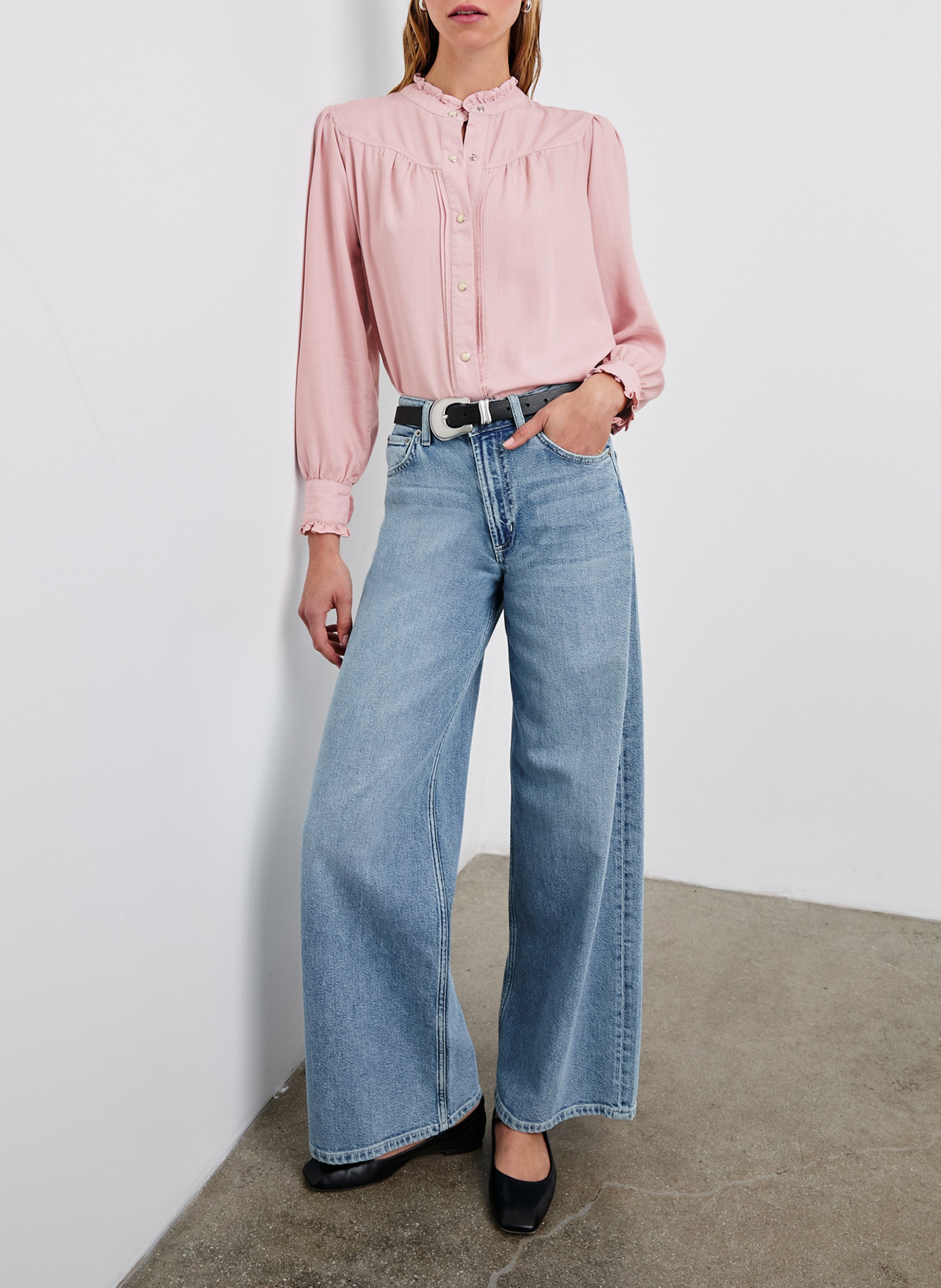 Chemise col rond à volants RAILS Rose