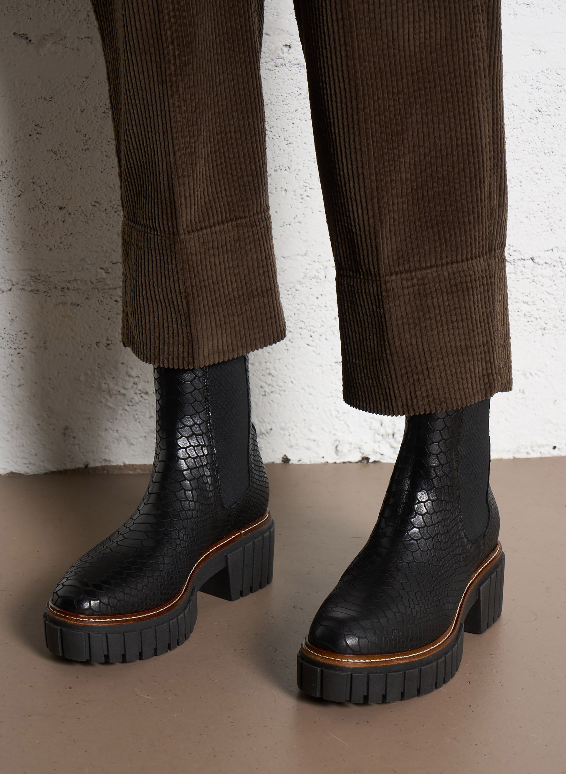 Leren enkellaarzen met krokodillenmotief REQINS Zwart