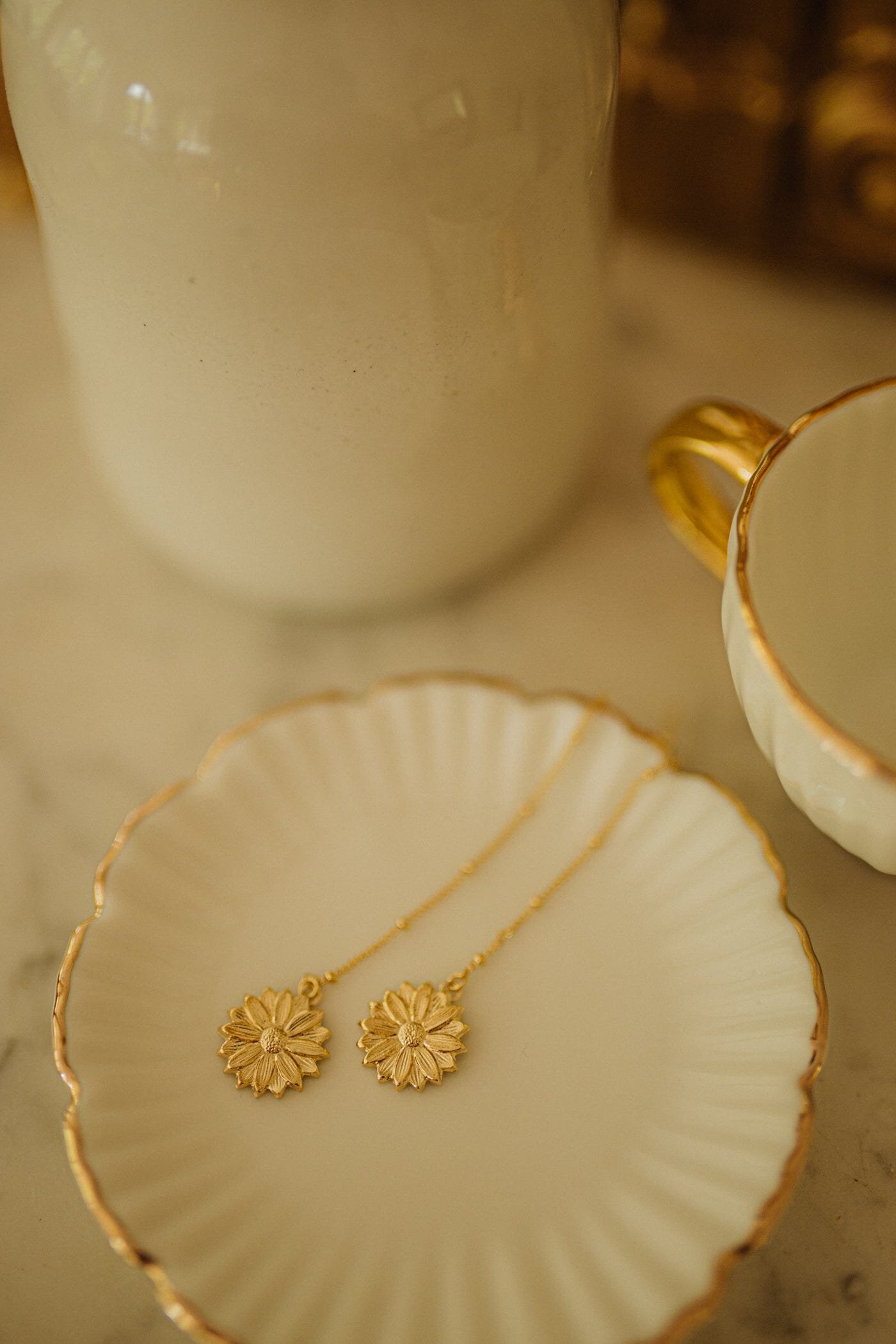 Silver-plated flower drop earrings Golden