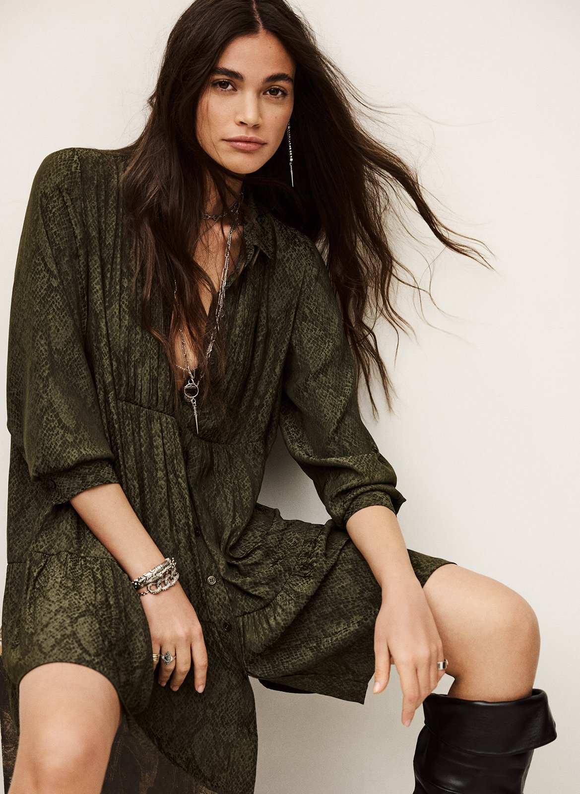 Korte jurk met klassieke kraag en print BA&SH Kaki