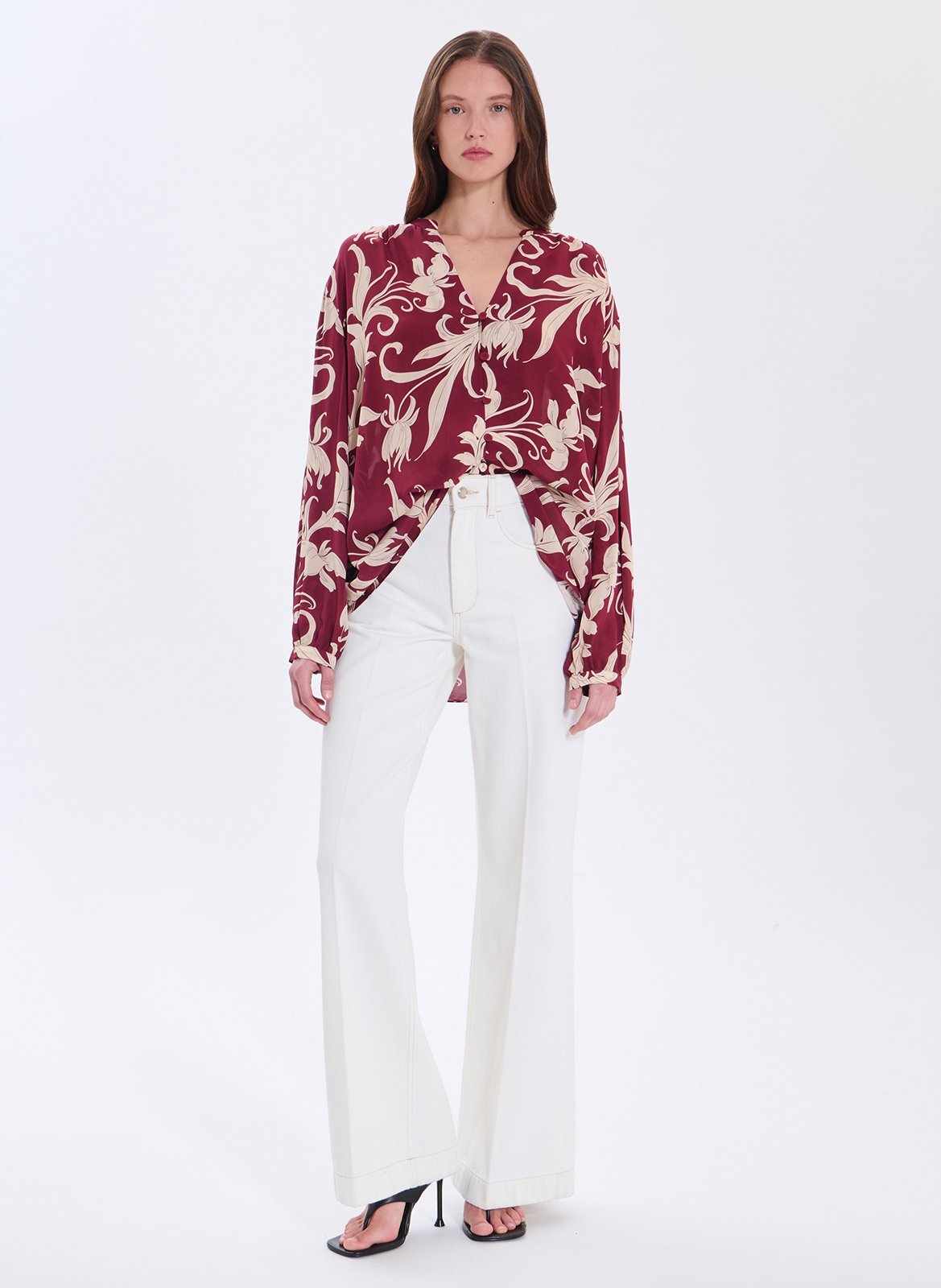 Weich fallendes, bedrucktes Oberteil mit V-Ausschnitt  ZAPA Weiss